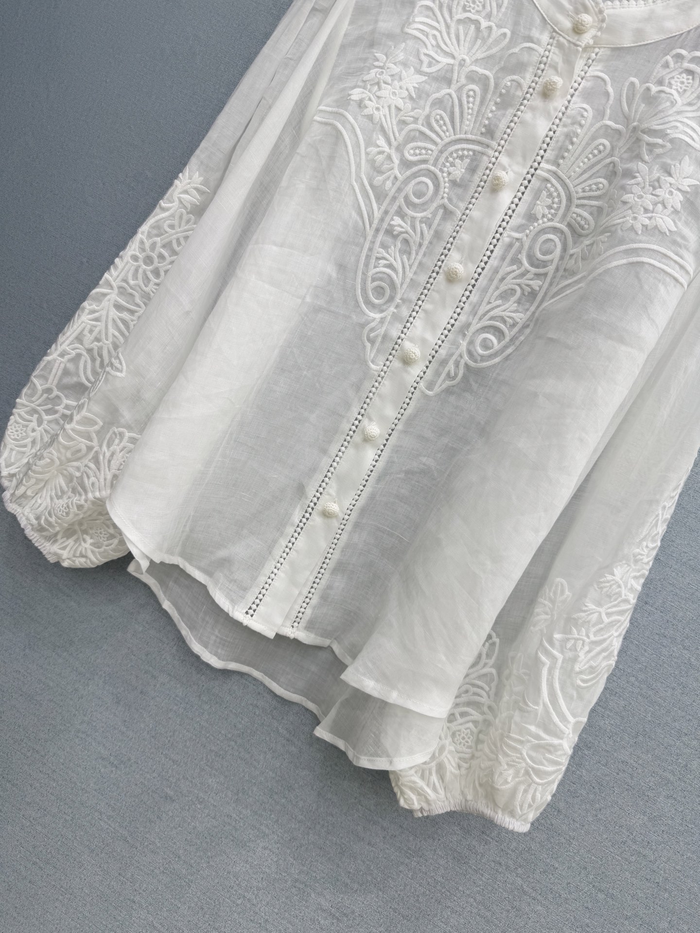 🛒𝐍𝐄𝐖 · 𝟐𝟎𝟐6/爆款现货原单品质 小众*｜2026新品宫廷风刺绣刺绣衬衫精致版型，高级肌理细腻 