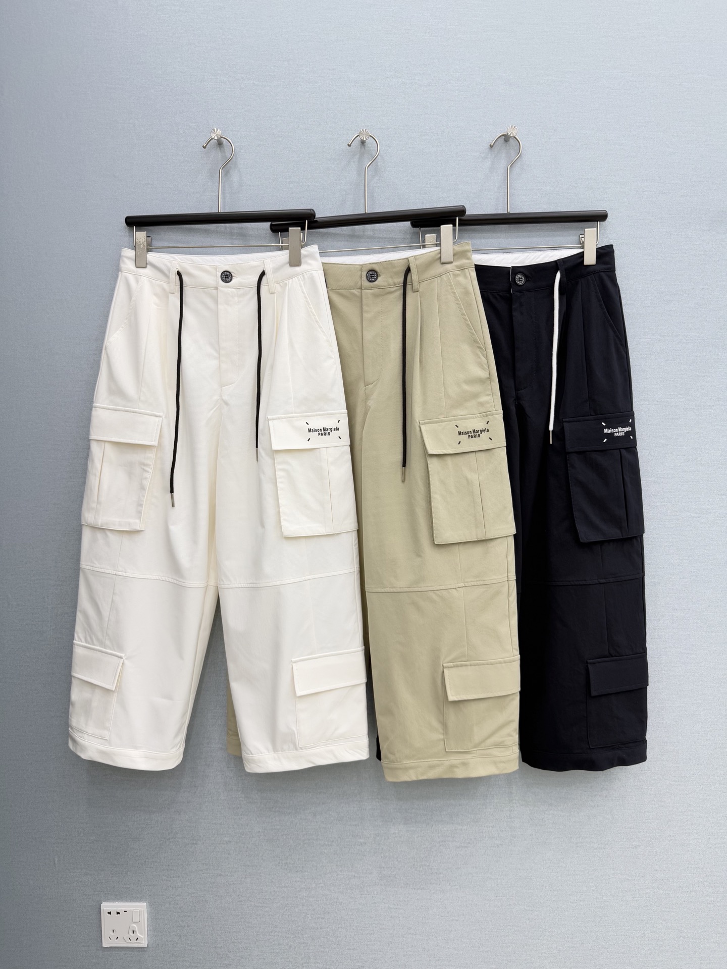 🛒𝐍𝐄𝐖 · 𝟐𝟎𝟐6/爆款现货【春夏上新】设计师原创｜抽绳多口袋阔腿工装裤垂坠感拉满，柔软透气又挺括有