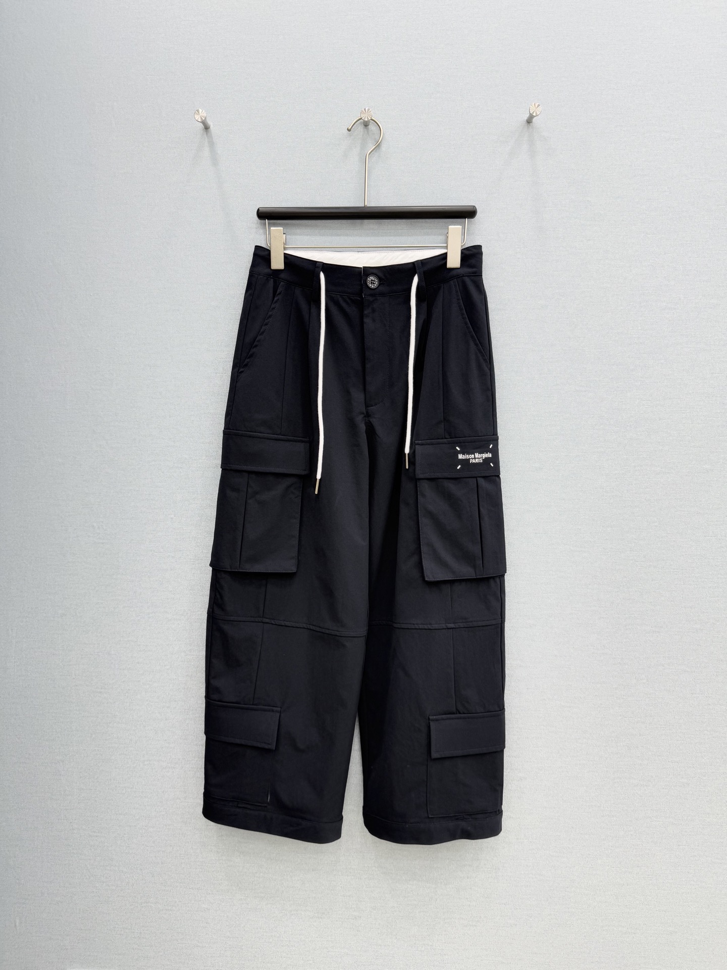 🛒𝐍𝐄𝐖 · 𝟐𝟎𝟐6/爆款现货【春夏上新】设计师原创｜抽绳多口袋阔腿工装裤垂坠感拉满，柔软透气又挺括有