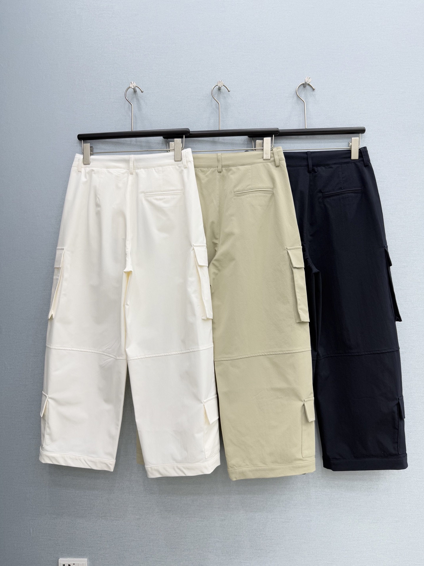 🛒𝐍𝐄𝐖 · 𝟐𝟎𝟐6/爆款现货【春夏上新】设计师原创｜抽绳多口袋阔腿工装裤垂坠感拉满，柔软透气又挺括有