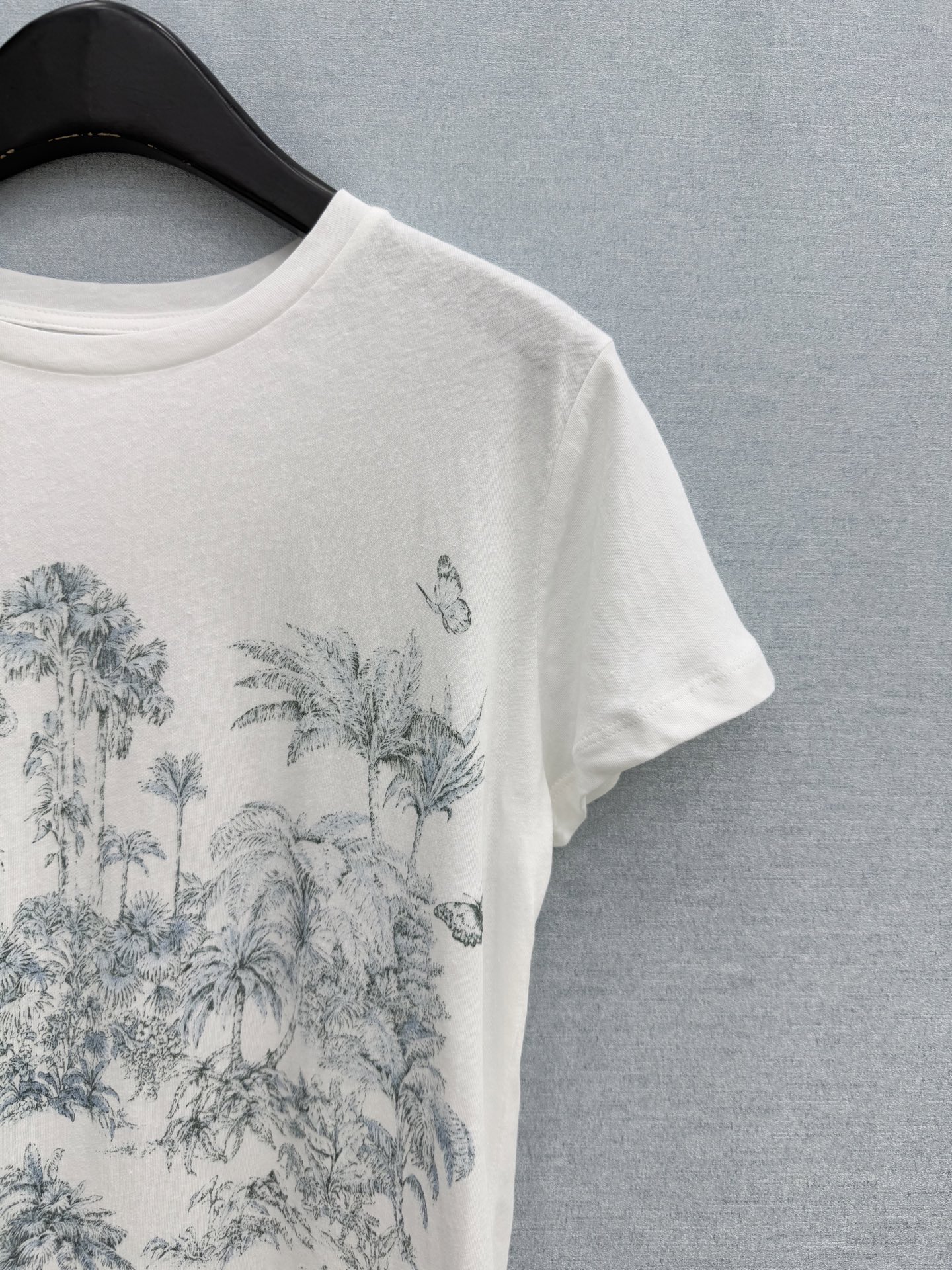 🛒𝐍𝐄𝐖 · 𝟐𝟎𝟐6/爆款现货原单品质 Dio*｜26新品印花洗水短袖T恤精致版型上身巨显瘦！定制最新