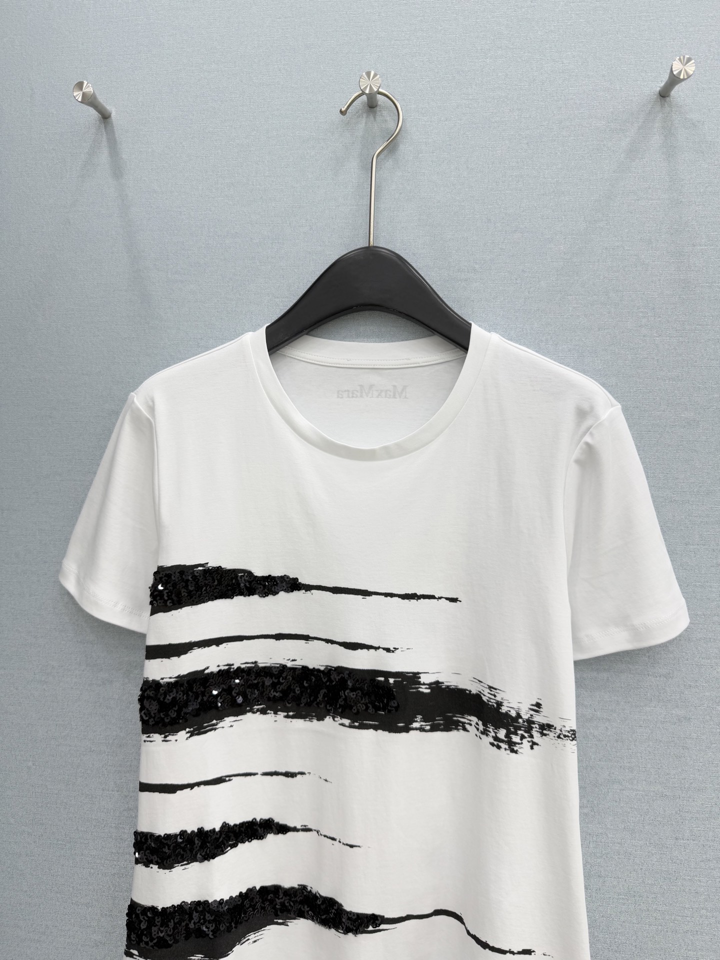 🛒𝐍𝐄𝐖 · 𝟐𝟎𝟐6/爆款现货【春夏上新】 Max*｜2026新款珠片刺绣T恤高订面料，百搭版型 ，上