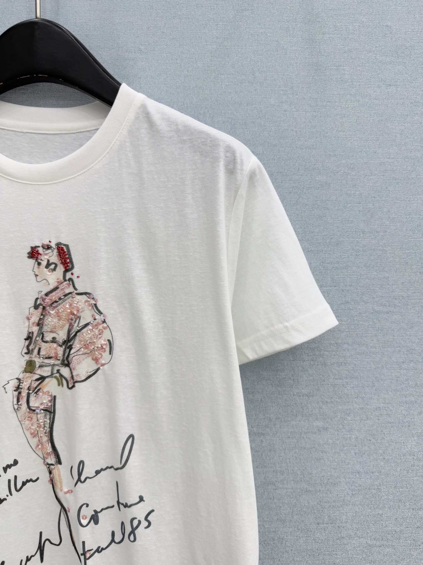 🛒𝐍𝐄𝐖 · 𝟐𝟎𝟐6/爆款现货原单品质 小众*｜精致印花订珠短袖T恤高订面料 亲肤透气舒适标志性字母图