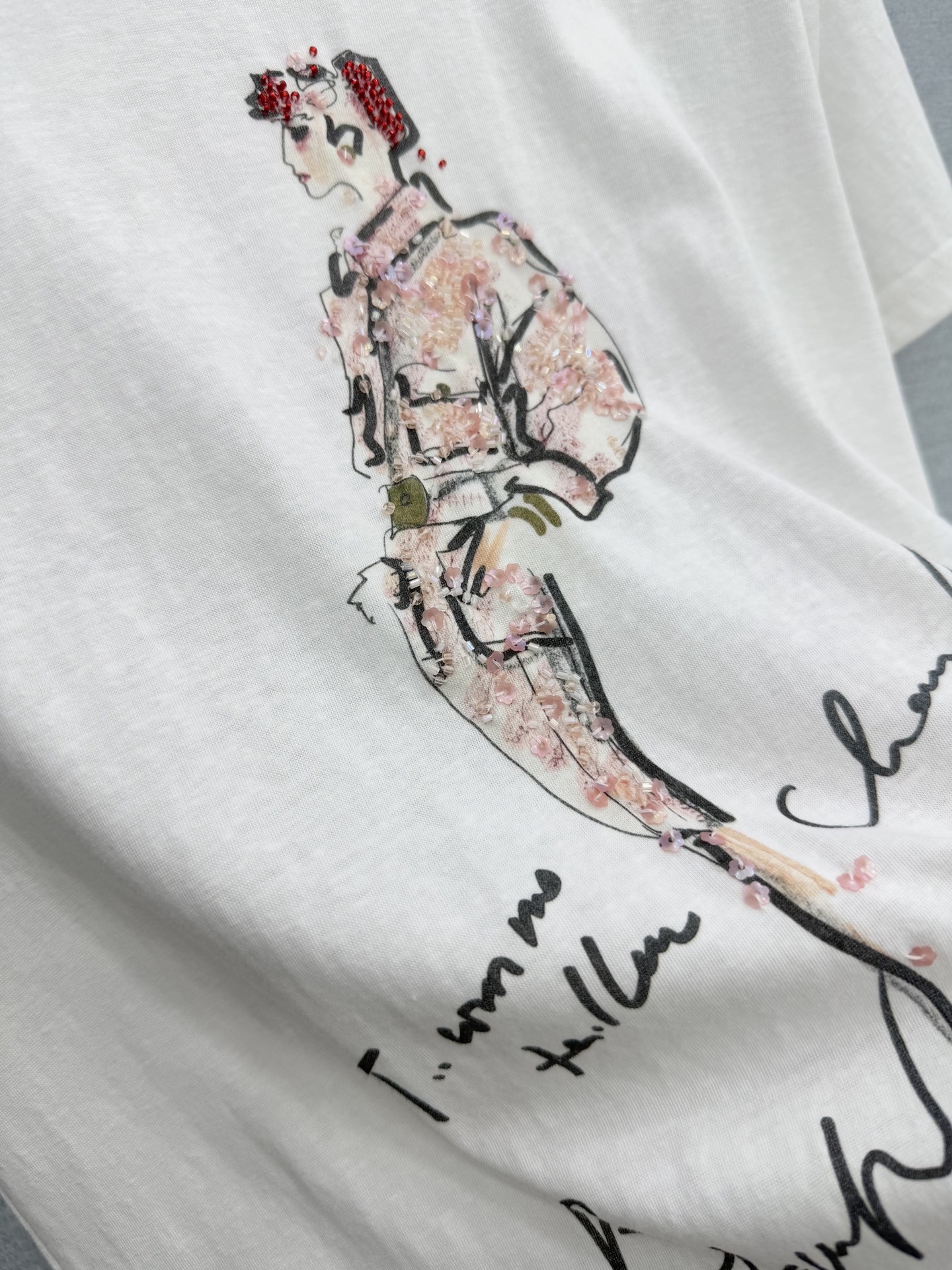 🛒𝐍𝐄𝐖 · 𝟐𝟎𝟐6/爆款现货原单品质 小众*｜精致印花订珠短袖T恤高订面料 亲肤透气舒适标志性字母图