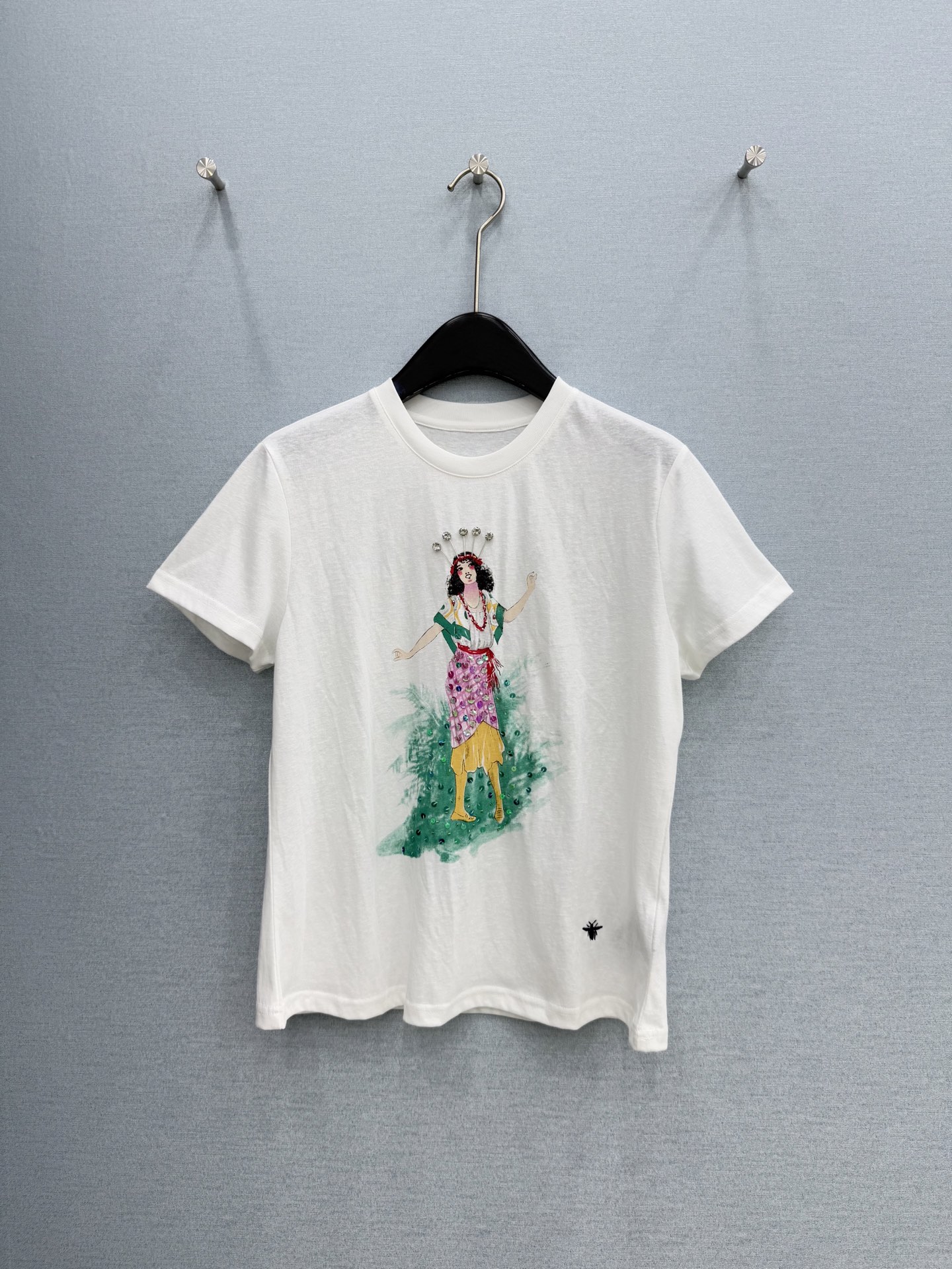 🛒𝐍𝐄𝐖 · 𝟐𝟎𝟐6/爆款现货原单品质 小众*｜精致印花订珠短袖T恤高订面料 亲肤透气舒适标志性字母图