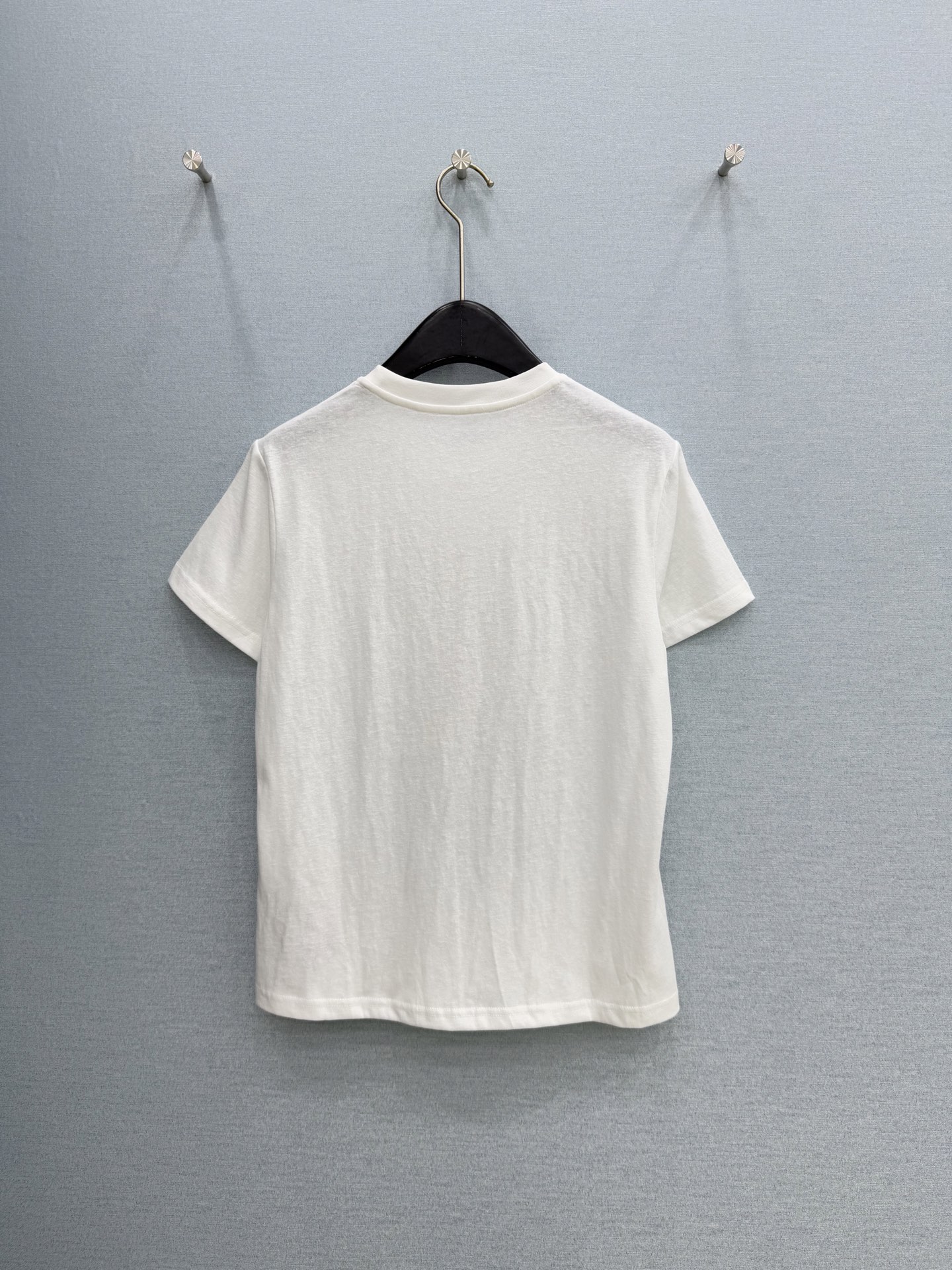 🛒𝐍𝐄𝐖 · 𝟐𝟎𝟐6/爆款现货原单品质 小众*｜精致印花订珠短袖T恤高订面料 亲肤透气舒适标志性字母图