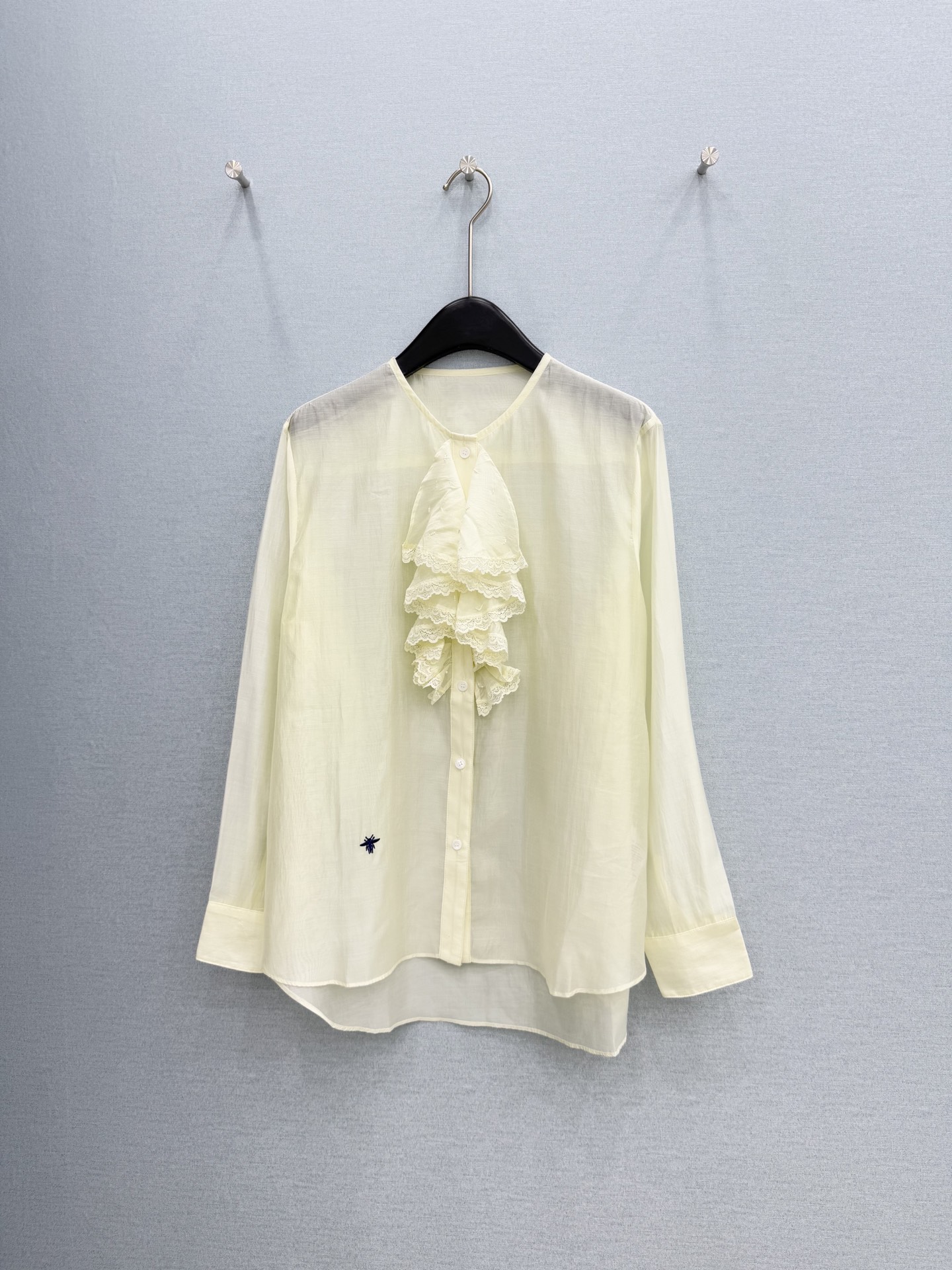 🛒𝐍𝐄𝐖 · 𝟐𝟎𝟐6/爆款现货原单品质 小众*｜2026新品蕾丝拼接手工订珠衬衫精致版型，高级肌理细腻