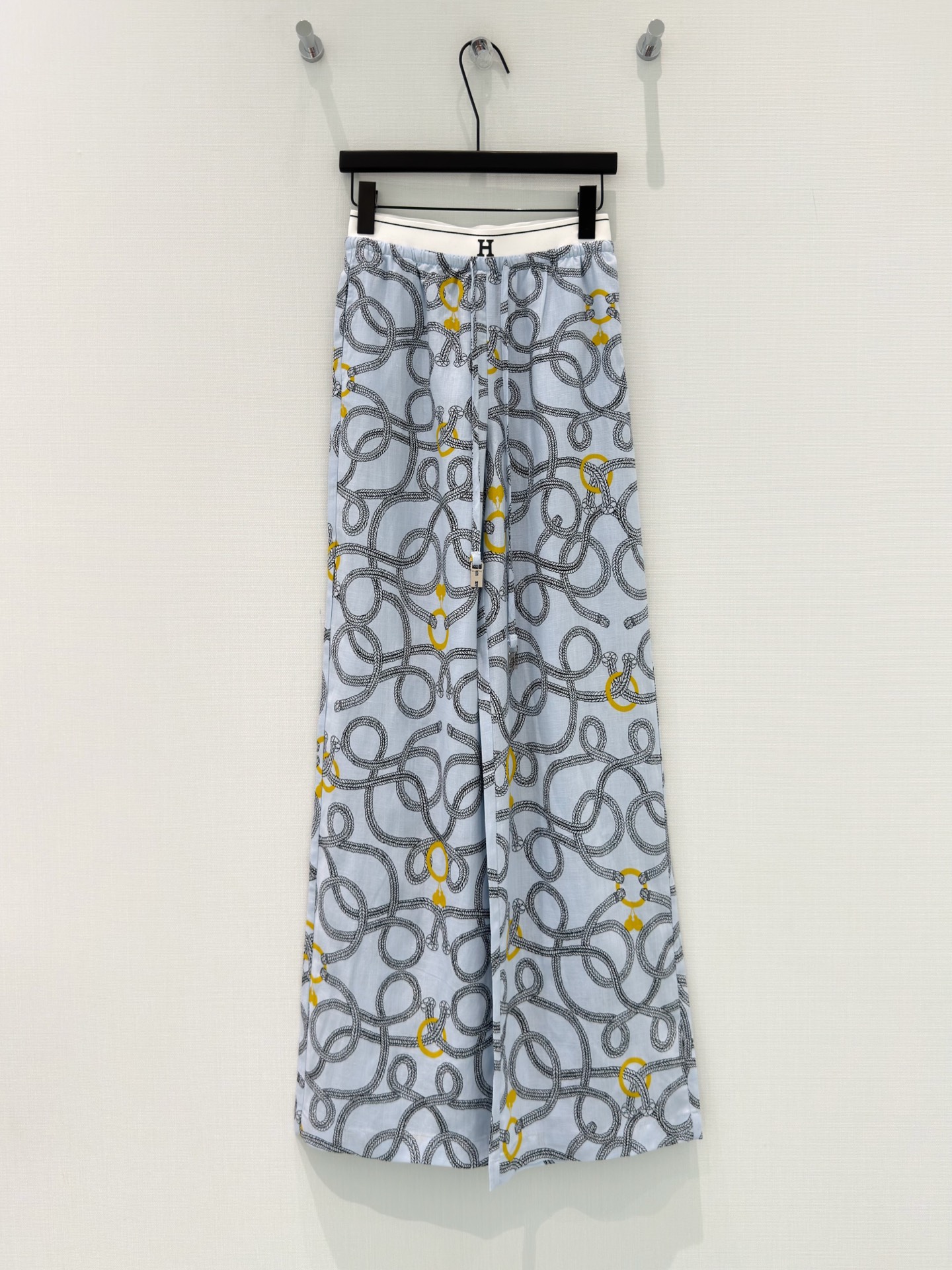 🛒𝐍𝐄𝐖 · 𝟐𝟎𝟐6/爆款现货原单品质 Her*｜2026新品抽绳织带棉麻休闲裤常规设计 经典图文 高