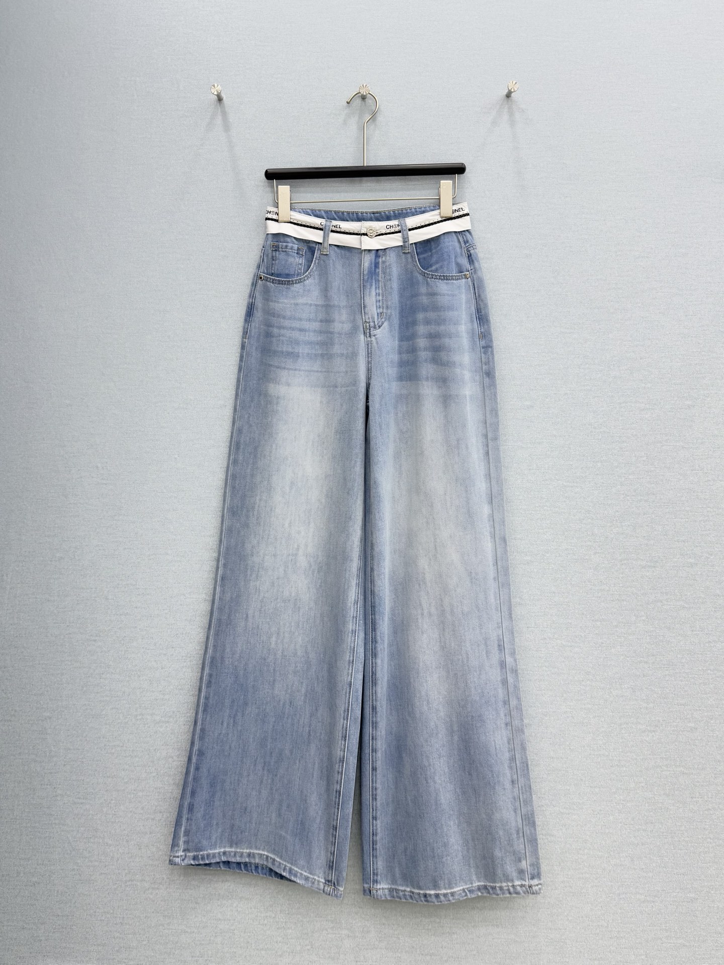 🛒𝐍𝐄𝐖 · 𝟐𝟎𝟐6/爆款现货原单品质 原创｜26新款小香风山茶花水印织带拼接来赛尔牛仔裤渐变色 包容