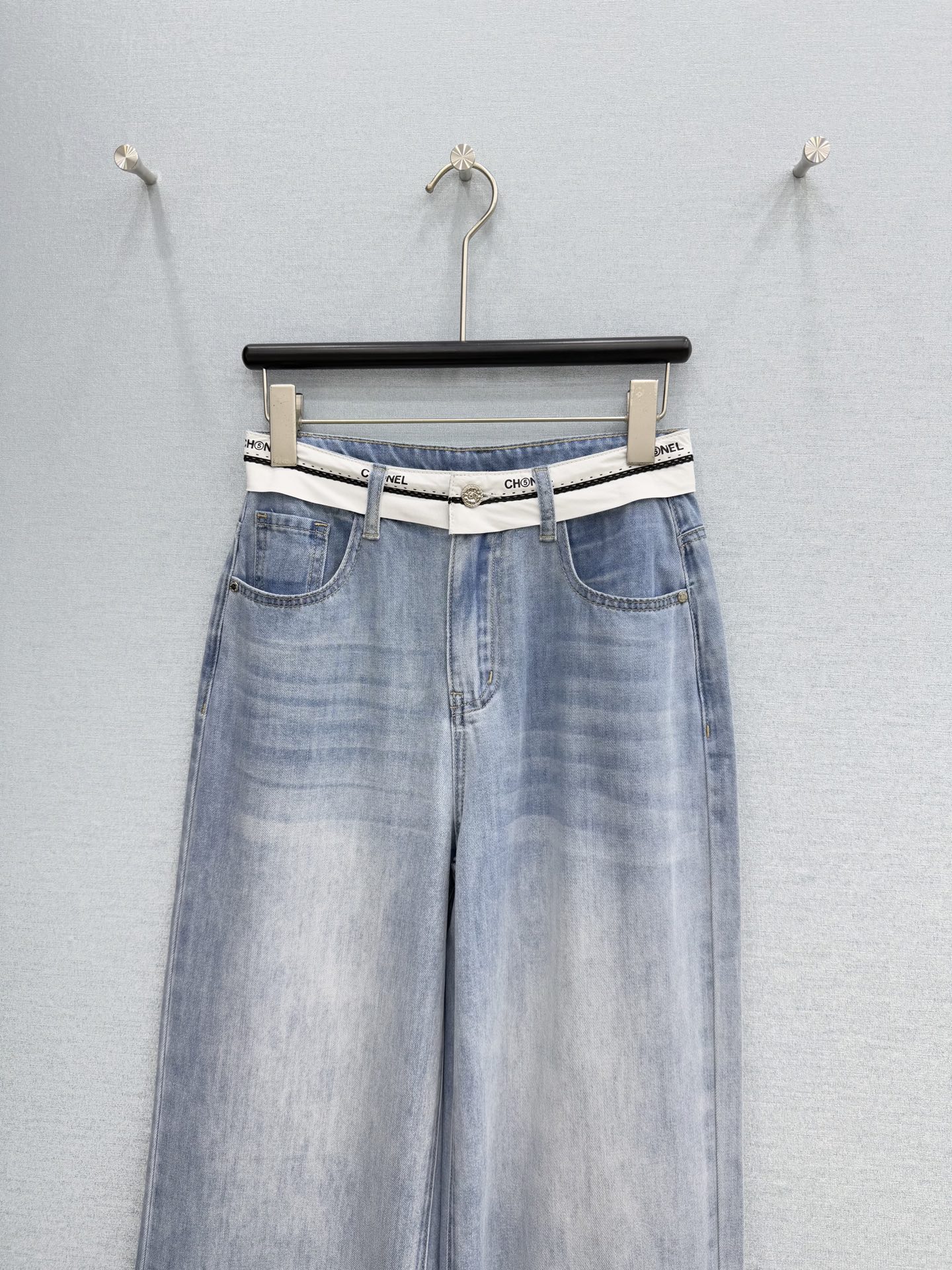 🛒𝐍𝐄𝐖 · 𝟐𝟎𝟐6/爆款现货原单品质 原创｜26新款小香风山茶花水印织带拼接来赛尔牛仔裤渐变色 包容