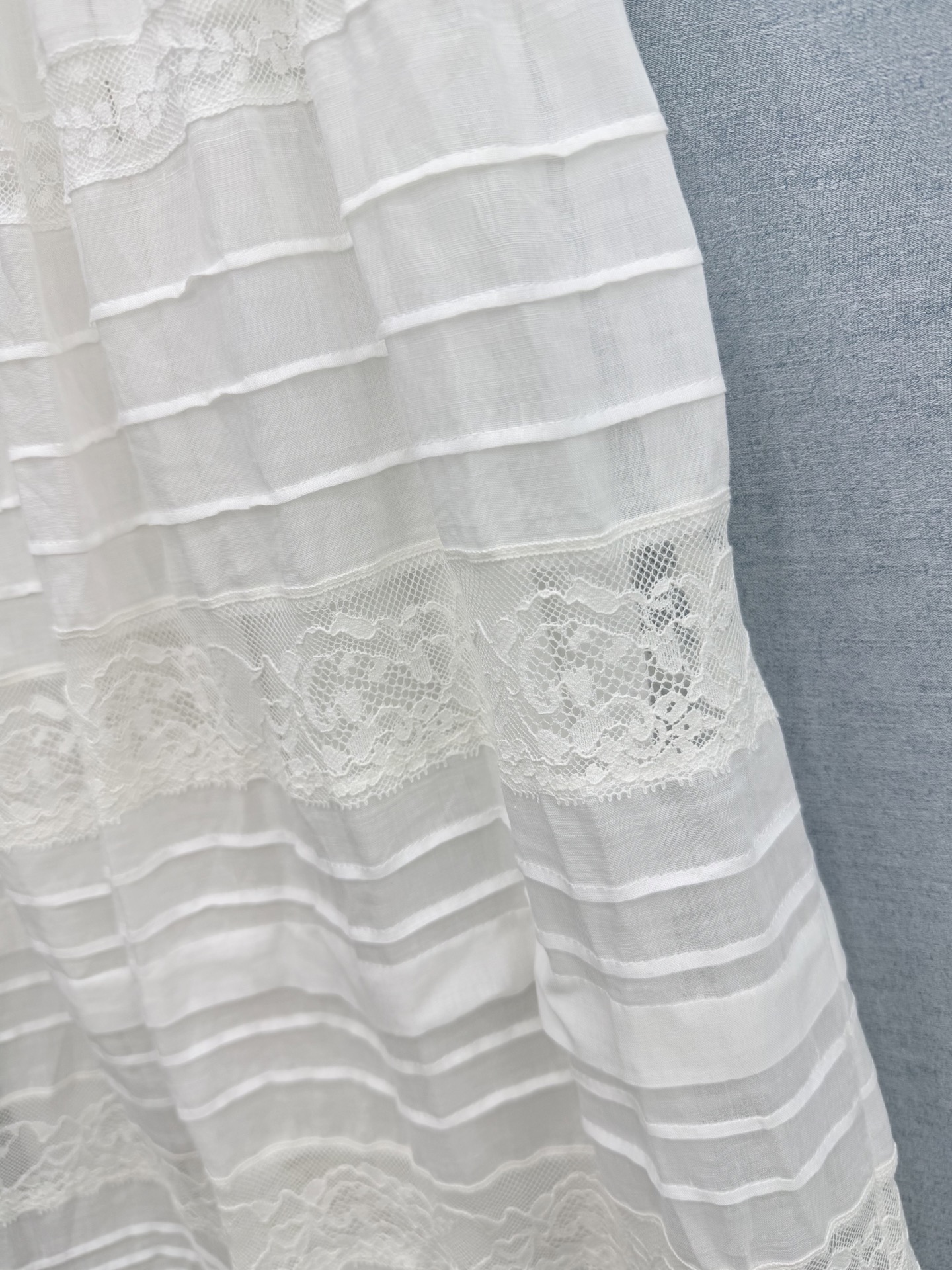 🛒𝐍𝐄𝐖 · 𝟐𝟎𝟐6/爆款现货原单品质 小众*｜2026新品蕾丝拼接半裙精致版型，高级肌理细腻 极简主