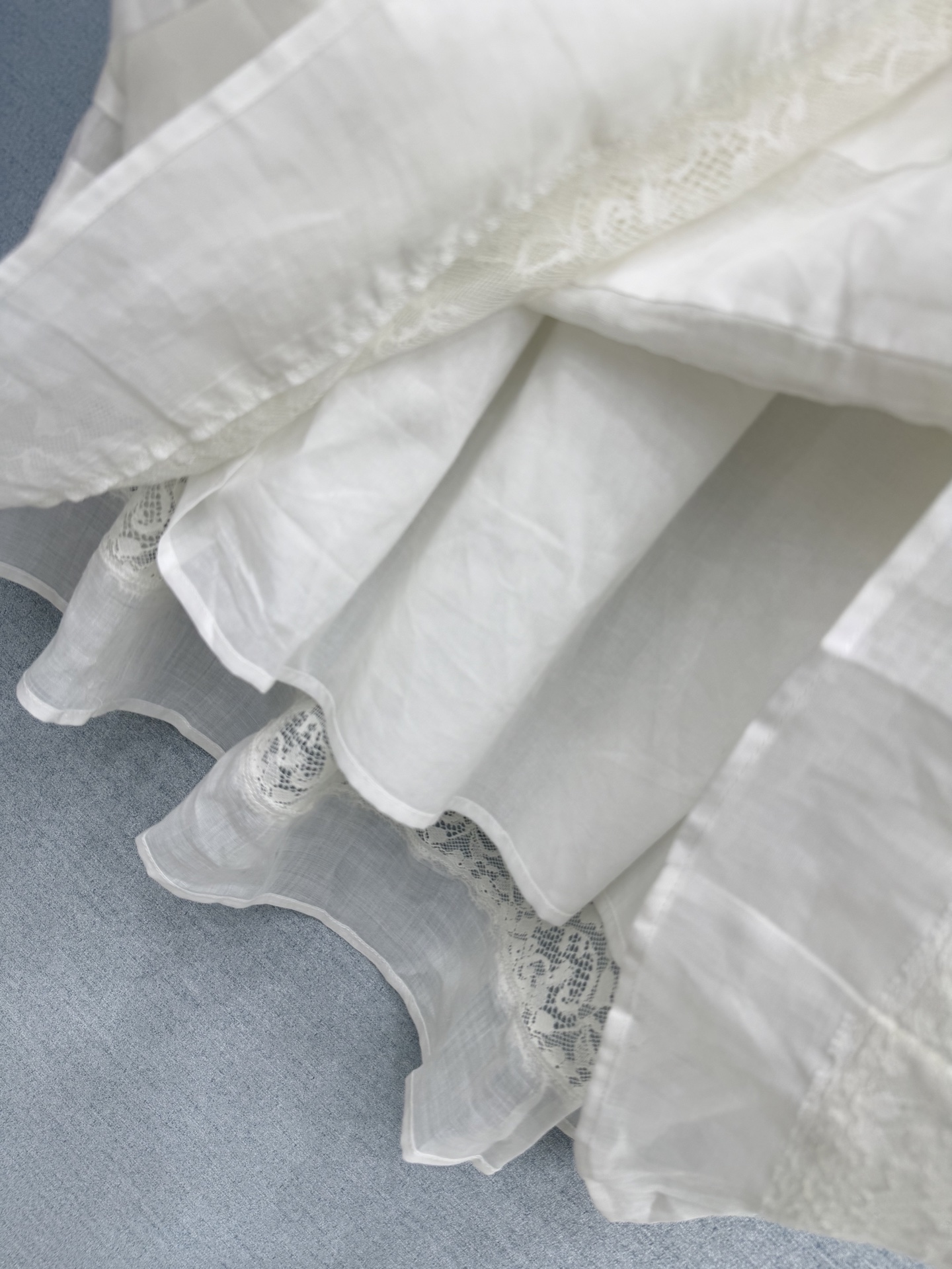 🛒𝐍𝐄𝐖 · 𝟐𝟎𝟐6/爆款现货原单品质 小众*｜2026新品蕾丝拼接半裙精致版型，高级肌理细腻 极简主