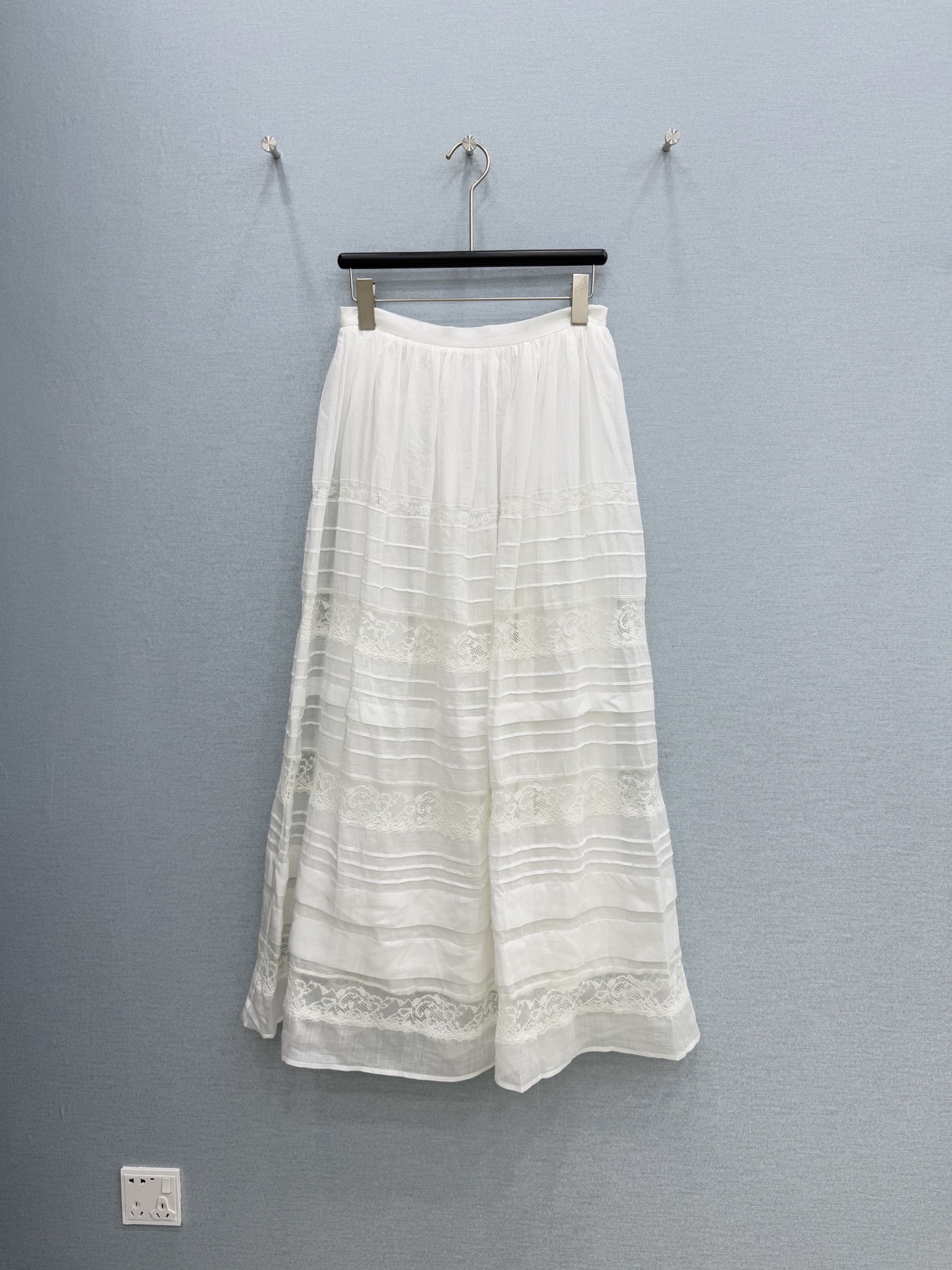 🛒𝐍𝐄𝐖 · 𝟐𝟎𝟐6/爆款现货原单品质 小众*｜2026新品蕾丝拼接半裙精致版型，高级肌理细腻 极简主