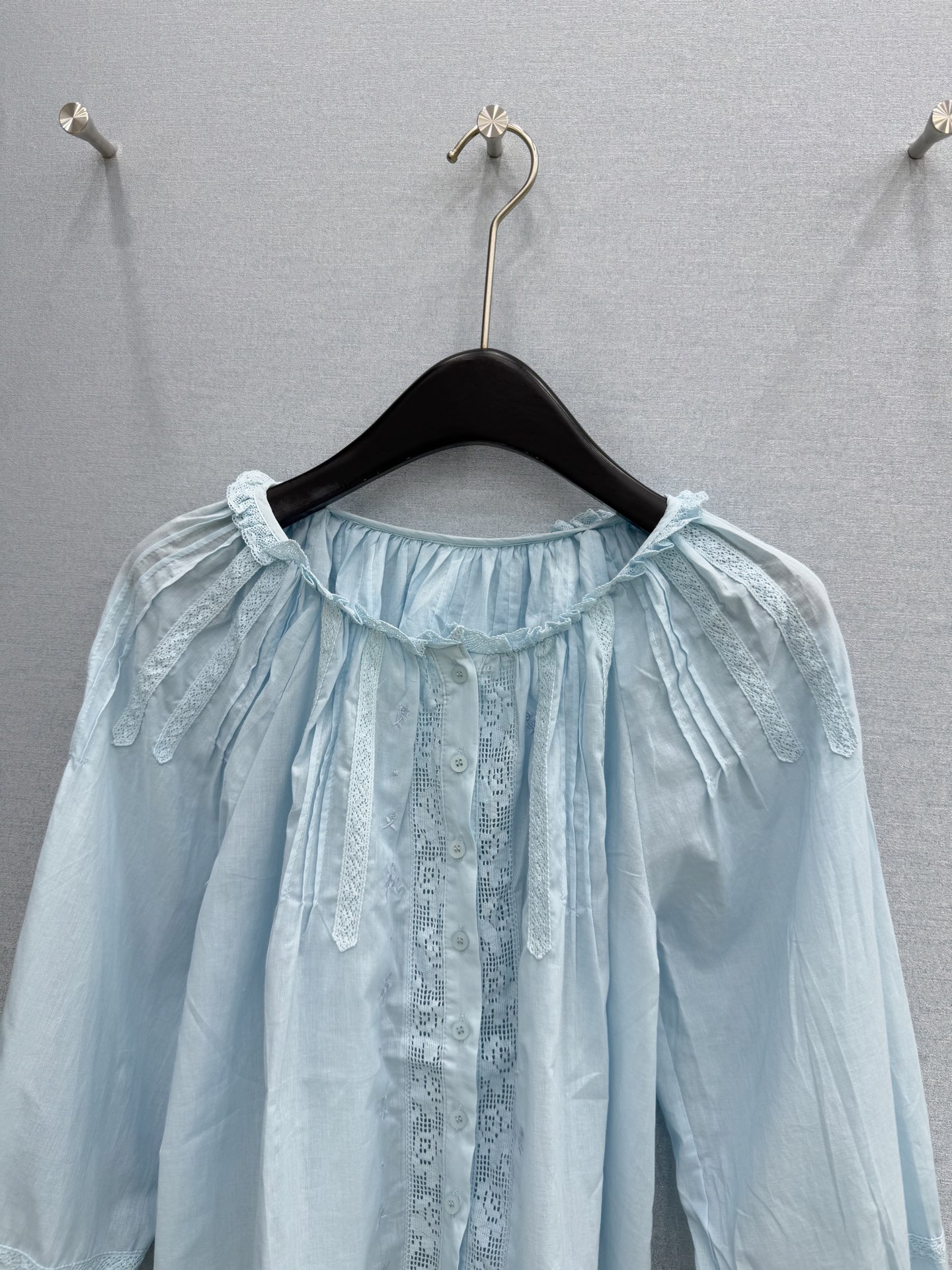 🛒𝐍𝐄𝐖 · 𝟐𝟎𝟐6/爆款现货原单品质 小众*｜2026新品蕾丝拼接衬衫精致版型，高级肌理细腻 极简主