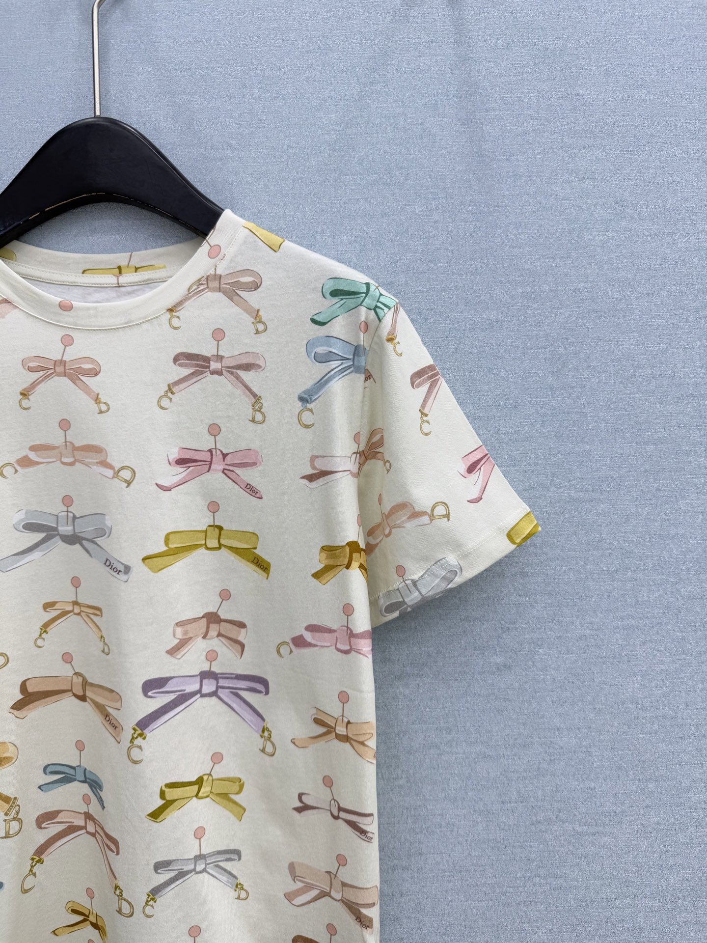 🛒𝐍𝐄𝐖 · 𝟐𝟎𝟐6/爆款现货【春夏上新】 Di*｜2026新款满身印花T恤高订面料，百搭版型 ，上身