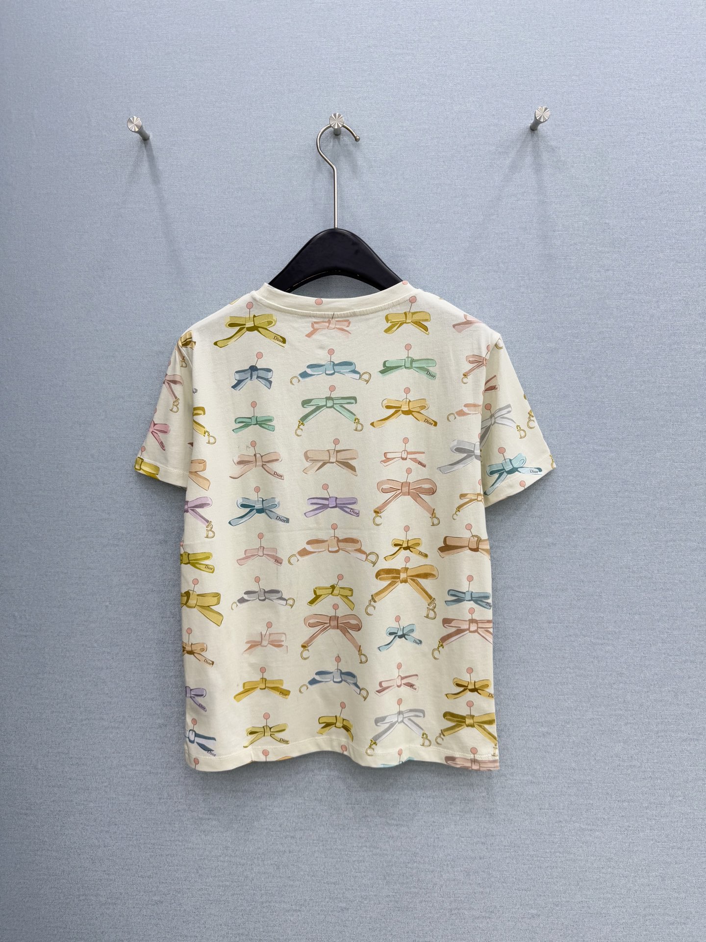 🛒𝐍𝐄𝐖 · 𝟐𝟎𝟐6/爆款现货【春夏上新】 Di*｜2026新款满身印花T恤高订面料，百搭版型 ，上身