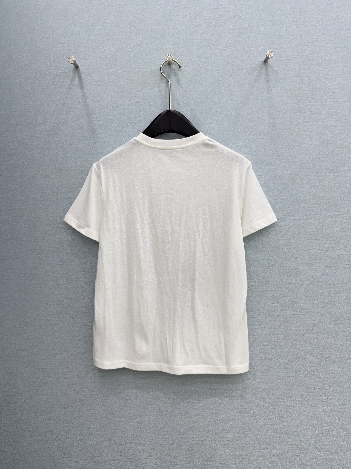 🛒𝐍𝐄𝐖 · 𝟐𝟎𝟐6/爆款现货原单品质 小众*｜精致印花订珠短袖T恤高订面料 亲肤透气舒适标志性字母图