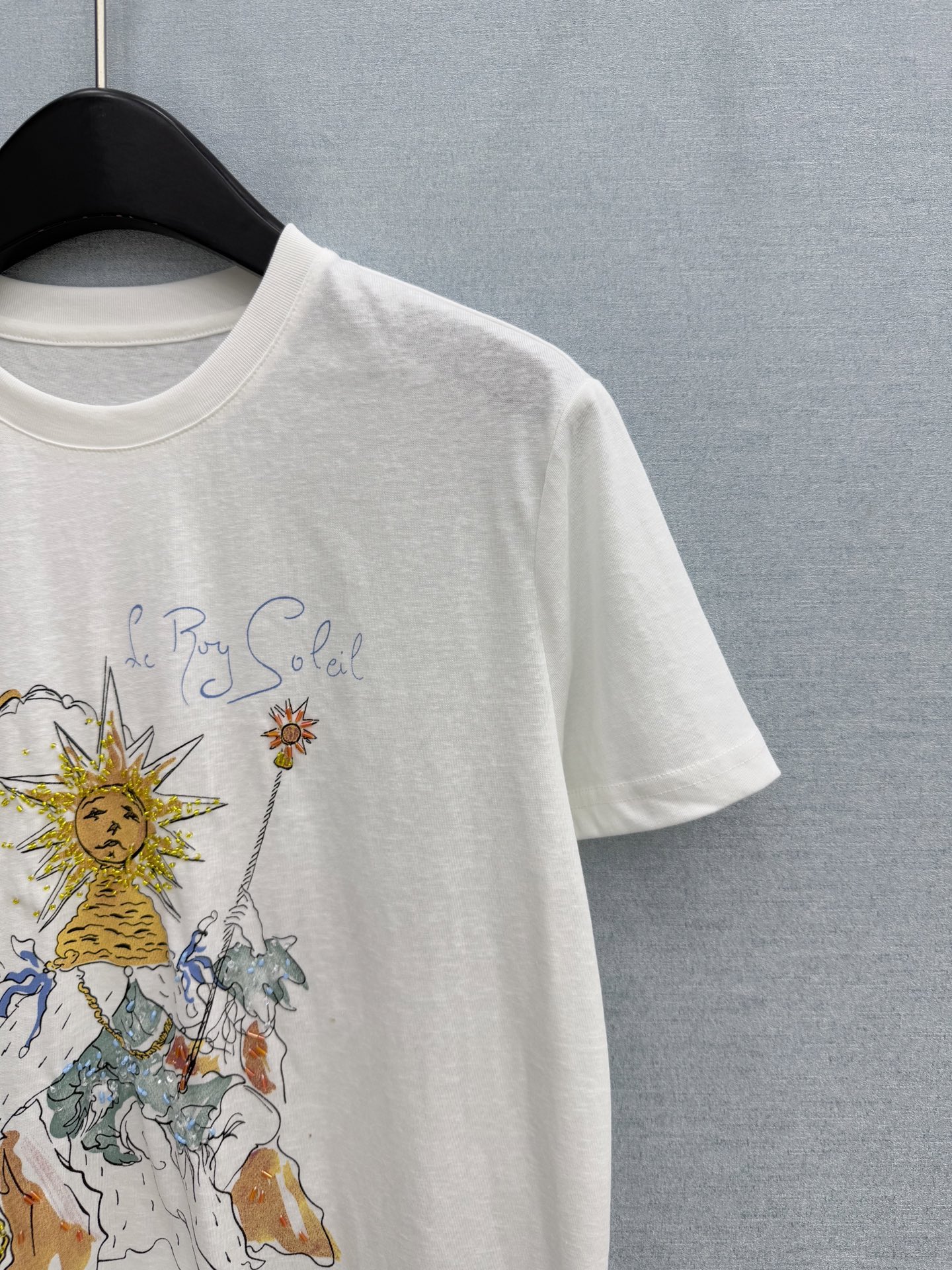 🛒𝐍𝐄𝐖 · 𝟐𝟎𝟐6/爆款现货原单品质 小众*｜精致印花订珠短袖T恤高订面料 亲肤透气舒适标志性字母图