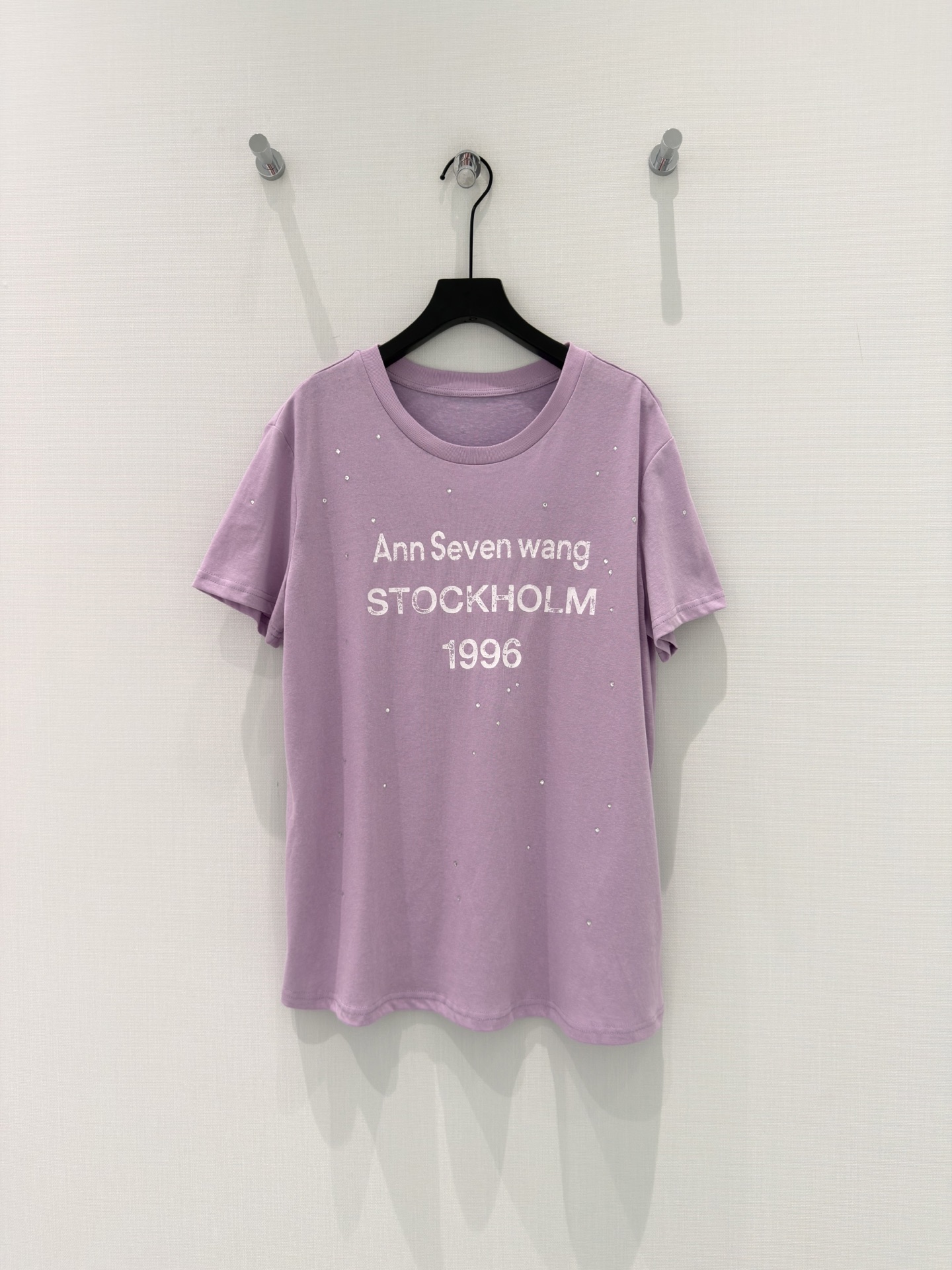 🛒𝐍𝐄𝐖 · 𝟐𝟎𝟐6/爆款现货【春夏上新】 设计师小众｜2026撞色印花烫钻短袖T恤定制面料，宽松版型