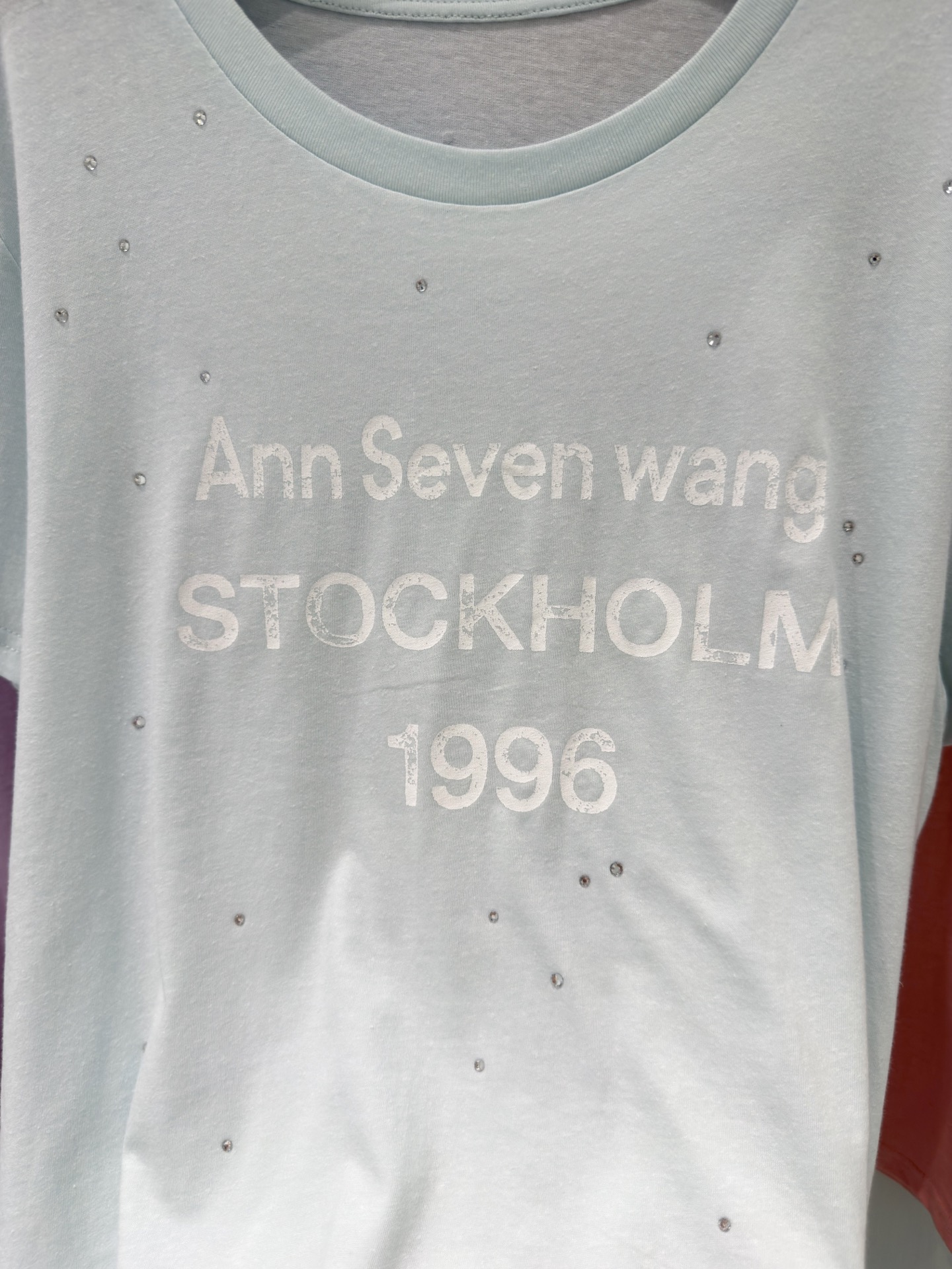 🛒𝐍𝐄𝐖 · 𝟐𝟎𝟐6/爆款现货【春夏上新】 设计师小众｜2026撞色印花烫钻短袖T恤定制面料，宽松版型