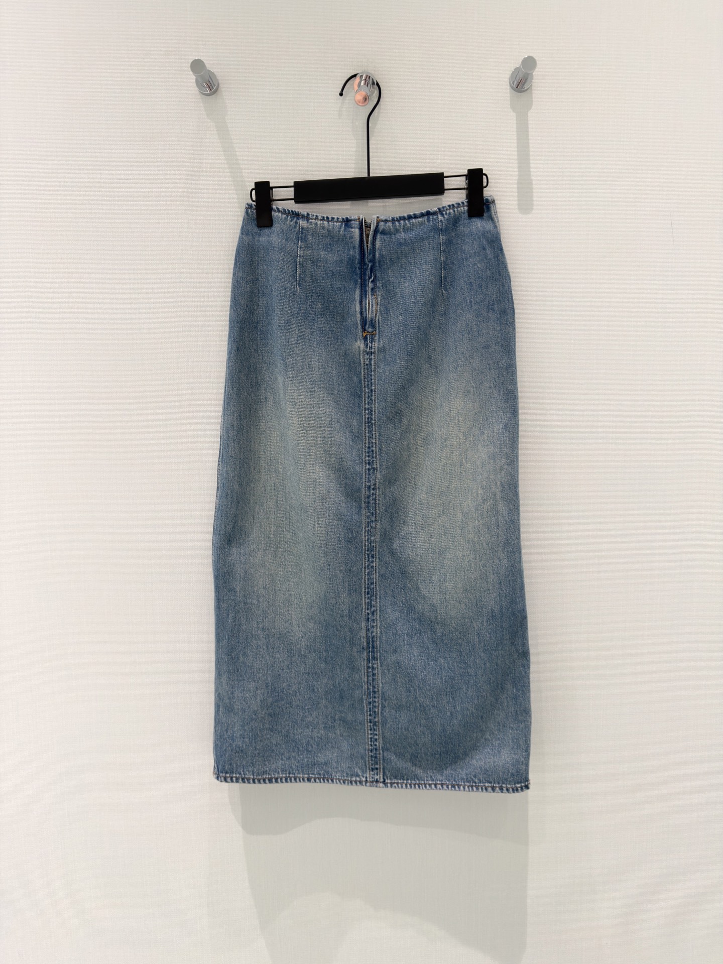 🛒𝐍𝐄𝐖 · 𝟐𝟎𝟐6/爆款现货设计师 原创｜26经典山茶花链条牛仔半裙 高订面料质感挺阔 百搭舒适洗水