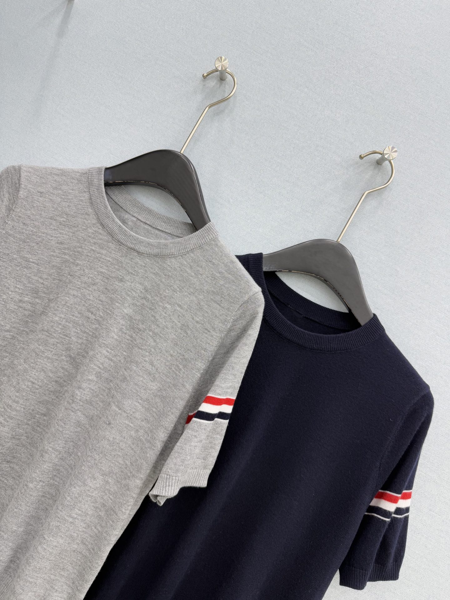 🛒𝐍𝐄𝐖 · 𝟐𝟎𝟐6/爆款现货设计师 小众｜26新品双织带针织衫王炸单品，精致常规版型上身巨显瘦！定制