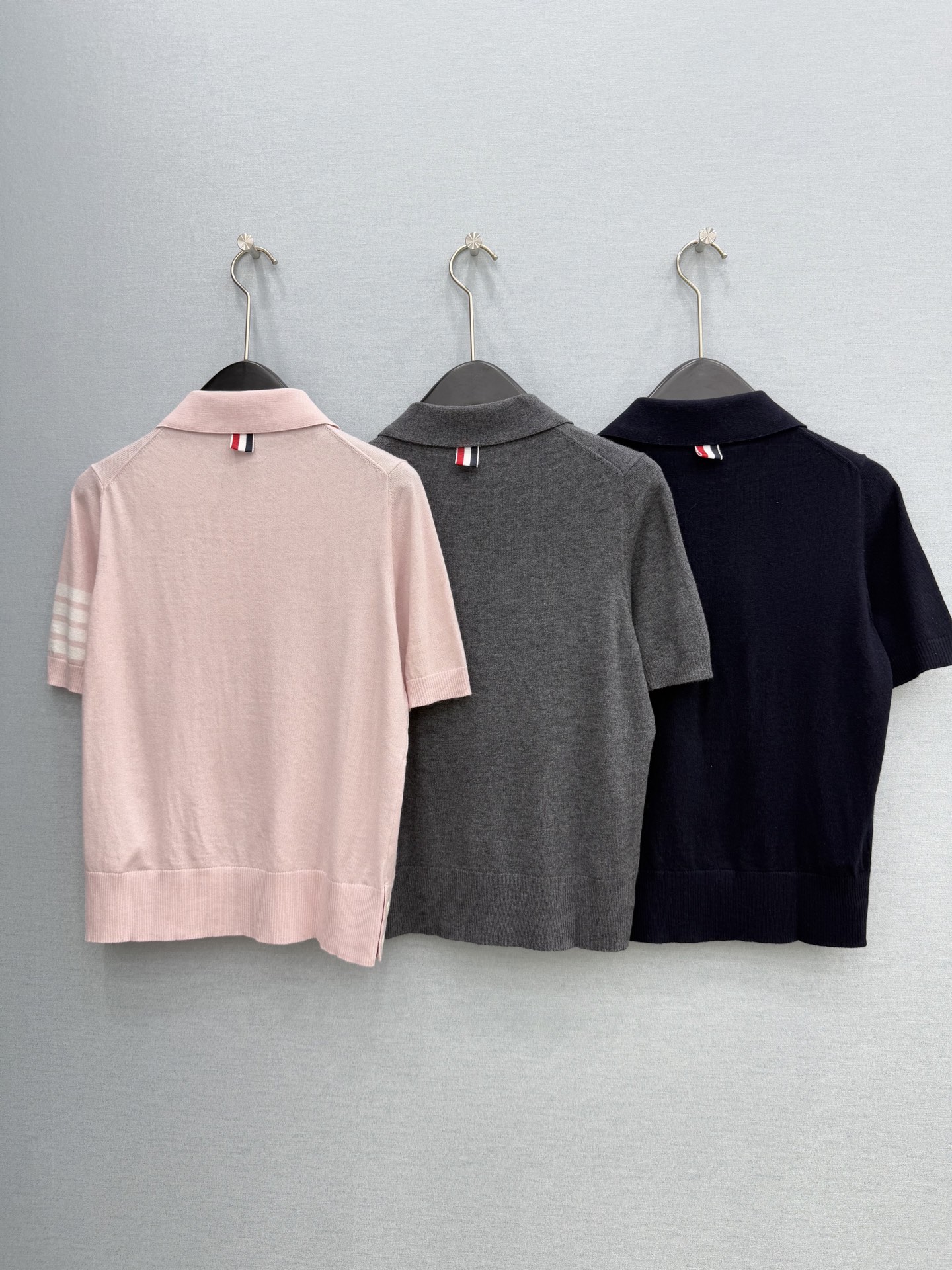 🛒𝐍𝐄𝐖 · 𝟐𝟎𝟐6/爆款现货【原单品质】 小众｜26新品羊毛针织衫王炸单品，精致常规版型上身巨显瘦！