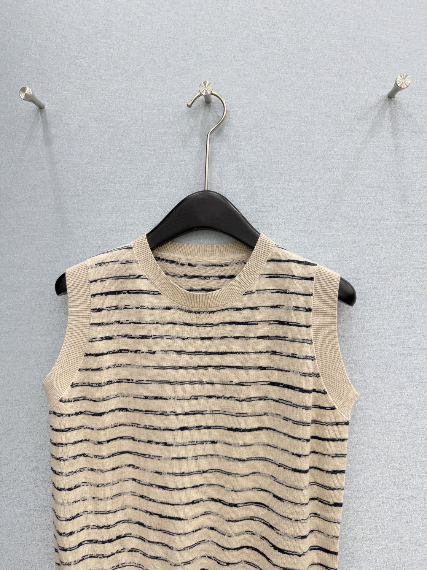 🛒𝐍𝐄𝐖 · 𝟐𝟎𝟐6/爆款现货【原单品质】 小众｜26新品羊毛针织背心王炸单品，精致常规版型上身巨显瘦