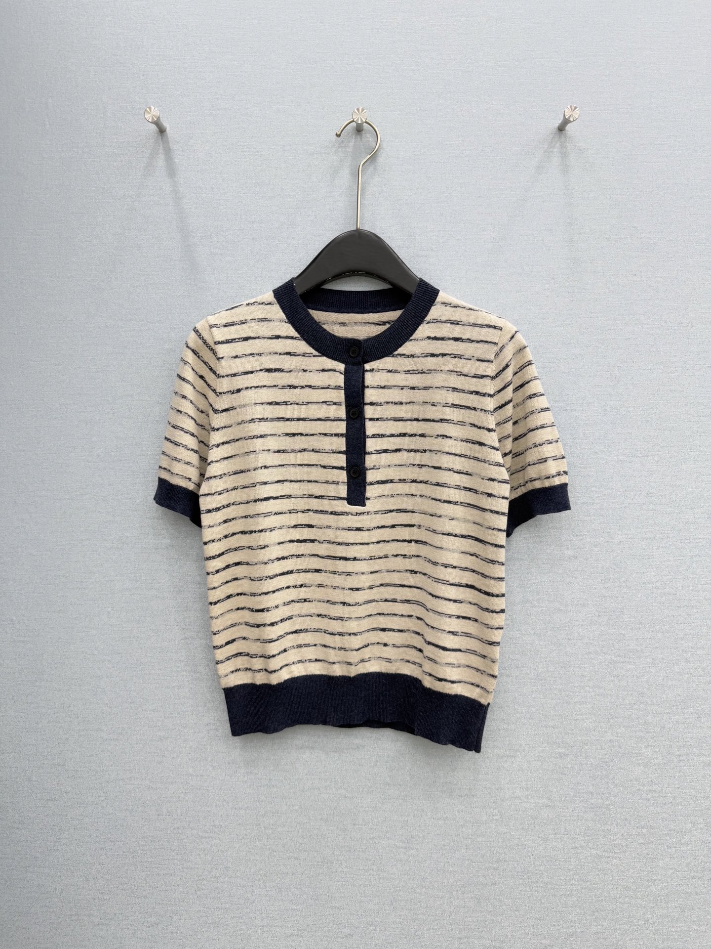 🛒𝐍𝐄𝐖 · 𝟐𝟎𝟐6/爆款现货【原单品质】 小众｜26新品羊毛针织短袖王炸单品，精致常规版型上身巨显瘦