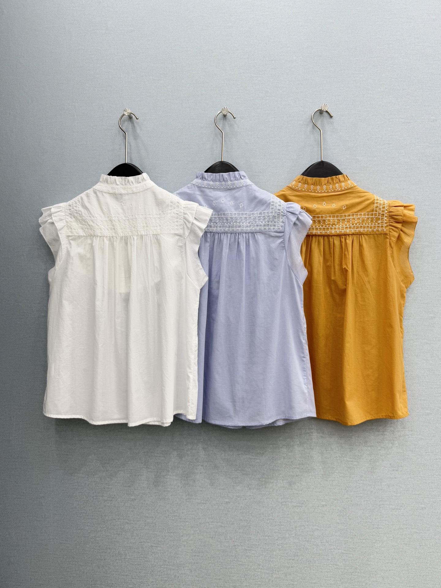 🛒𝐍𝐄𝐖 · 𝟐𝟎𝟐6/爆款现货原单品质 小众*｜2026新品小飞袖刺绣衬衫精致版型，高级肌理细腻 极简