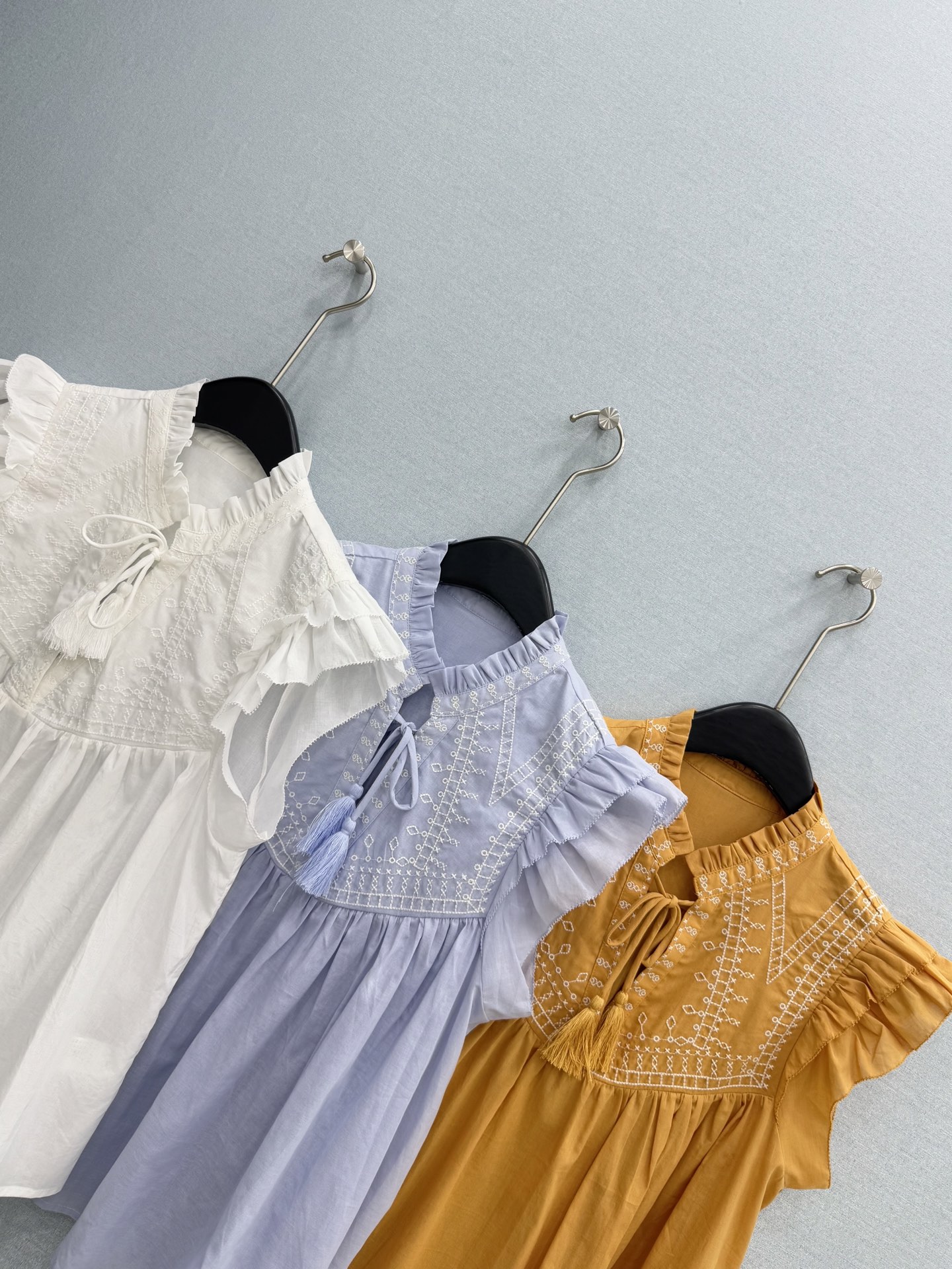 🛒𝐍𝐄𝐖 · 𝟐𝟎𝟐6/爆款现货原单品质 小众*｜2026新品小飞袖刺绣衬衫精致版型，高级肌理细腻 极简