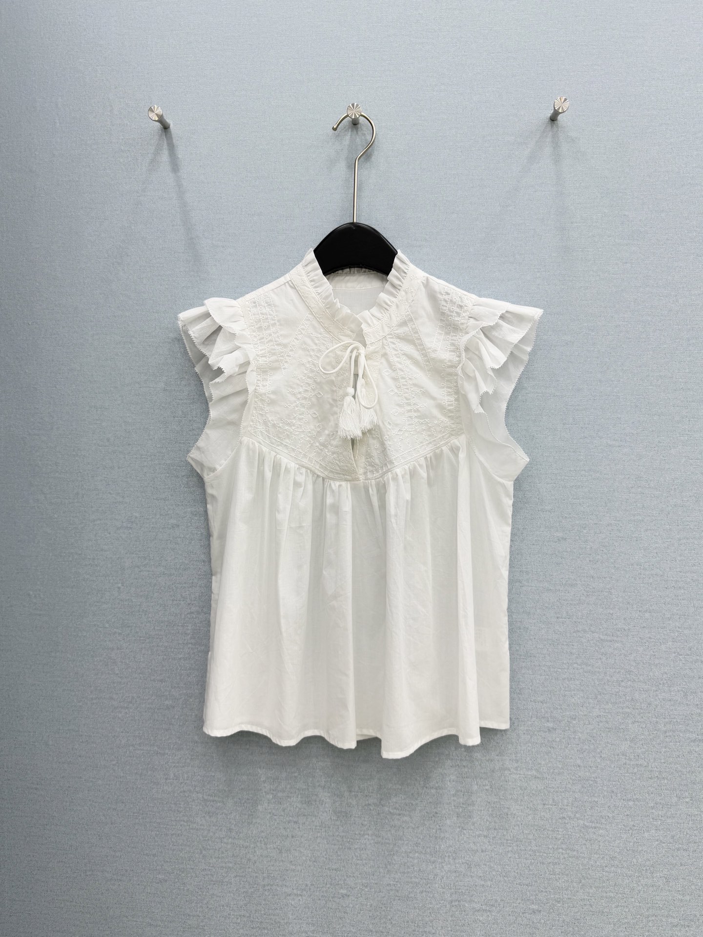 🛒𝐍𝐄𝐖 · 𝟐𝟎𝟐6/爆款现货原单品质 小众*｜2026新品小飞袖刺绣衬衫精致版型，高级肌理细腻 极简