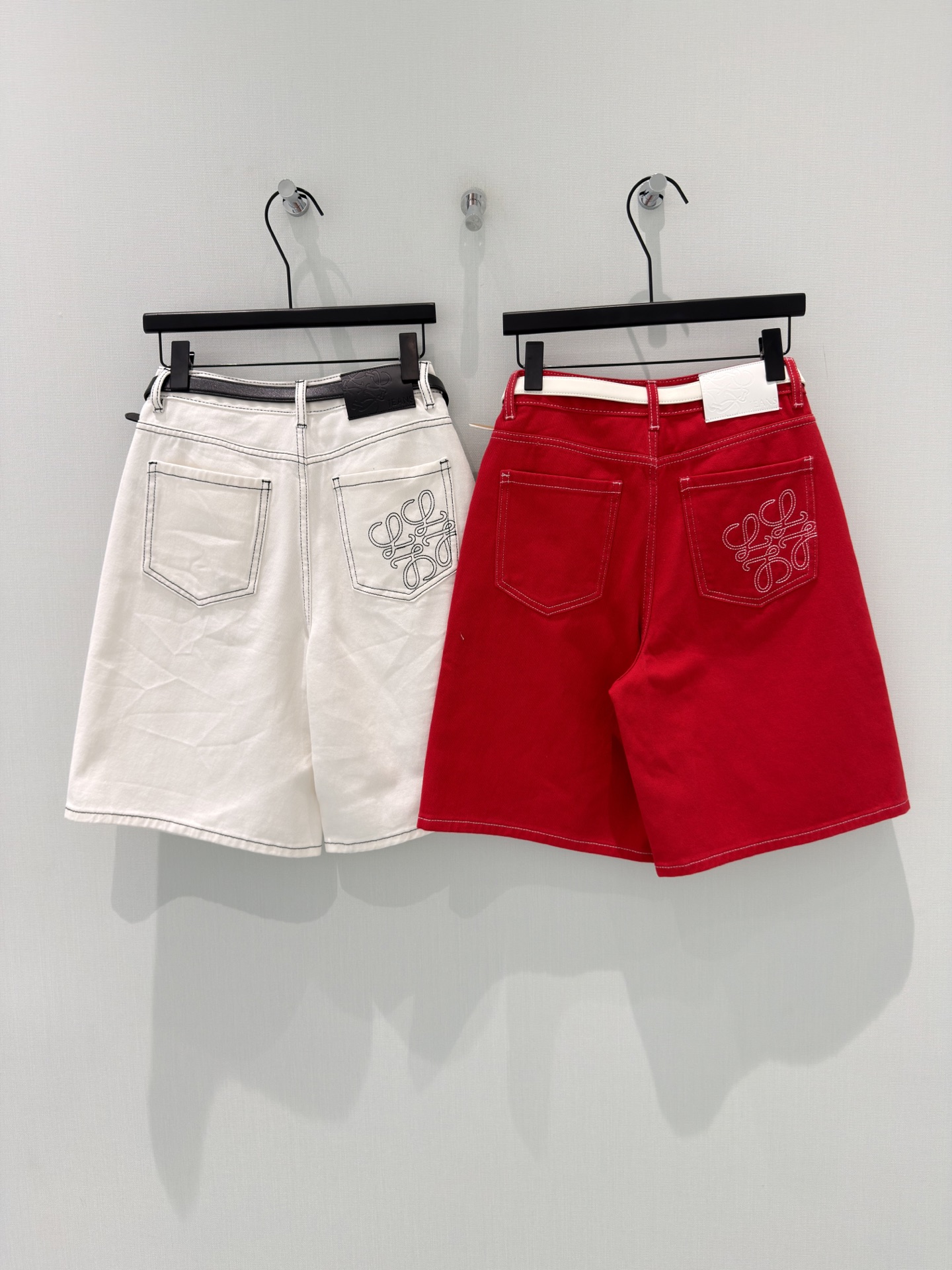 🛒𝐍𝐄𝐖 · 𝟐𝟎𝟐6/爆款现货设计师 原创｜订制腰带牛仔中裤 闭眼入的单品 随便一搭都气质感爆棚 订制