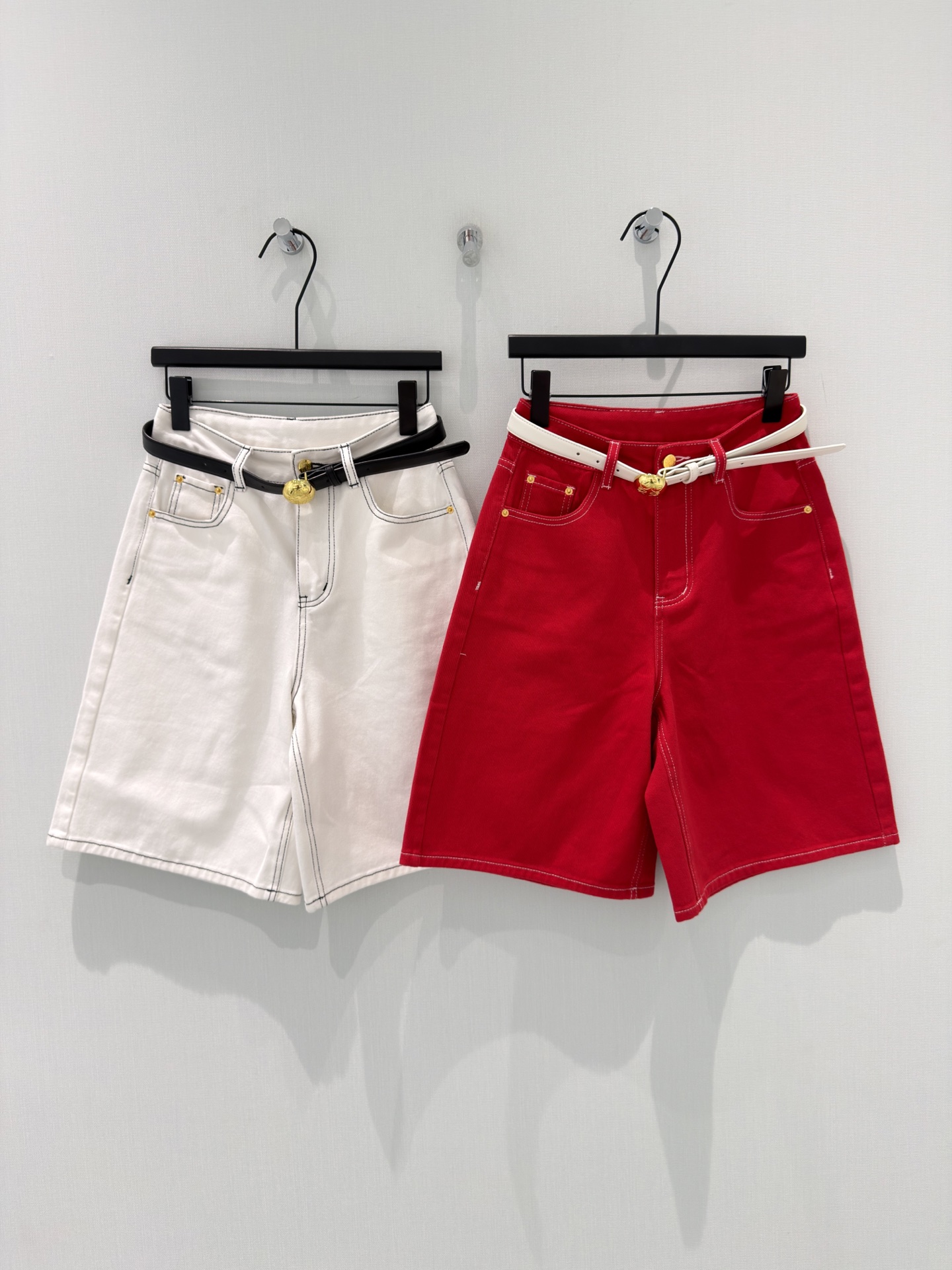 🛒𝐍𝐄𝐖 · 𝟐𝟎𝟐6/爆款现货设计师 原创｜订制腰带牛仔中裤 闭眼入的单品 随便一搭都气质感爆棚 订制