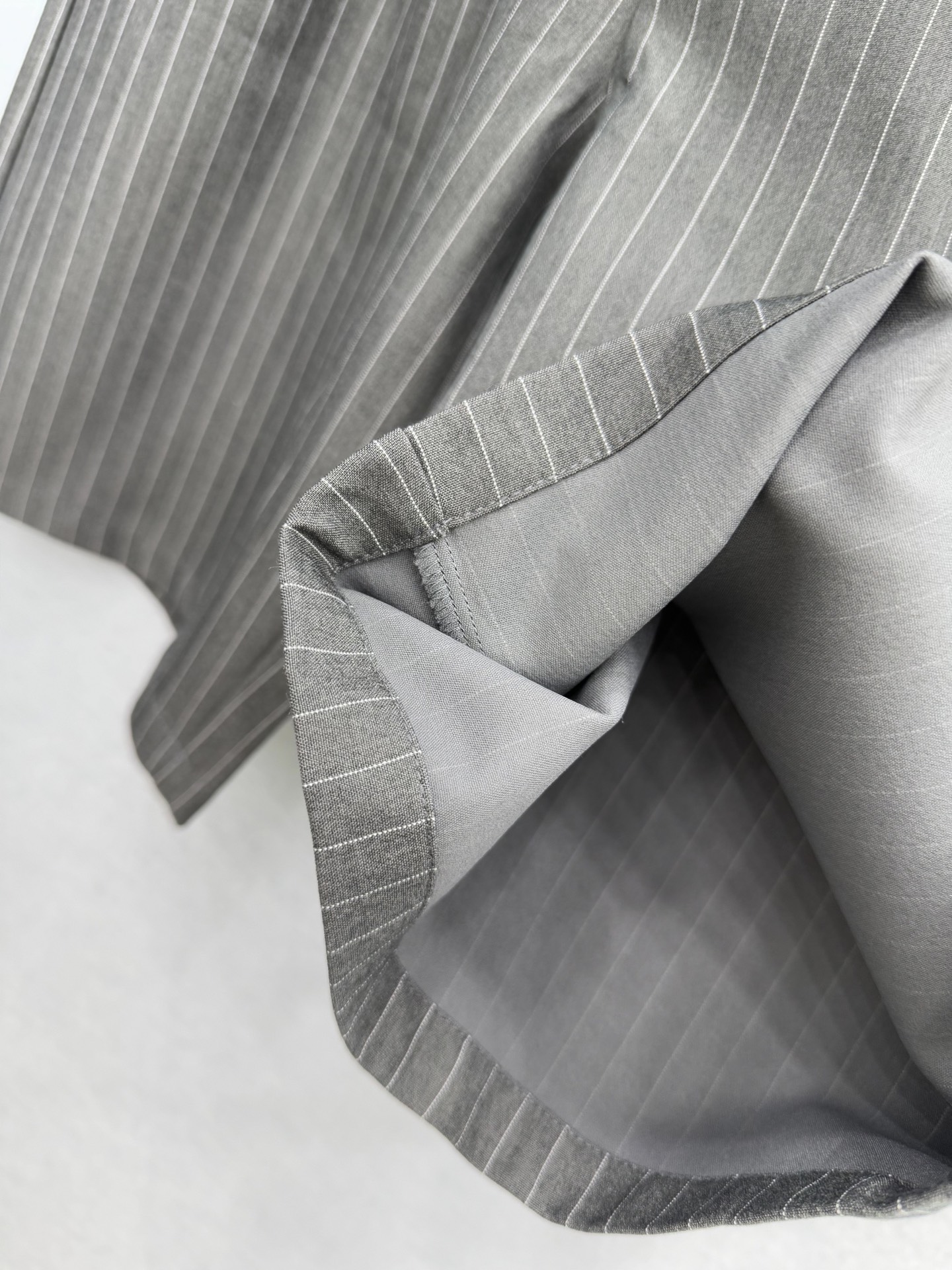 🛒𝐍𝐄𝐖 · 𝟐𝟎𝟐6/爆款现货【春夏上新】原创 ｜26新款腰包条纹中裤颜色百搭高级 慵懒随意大女主 视