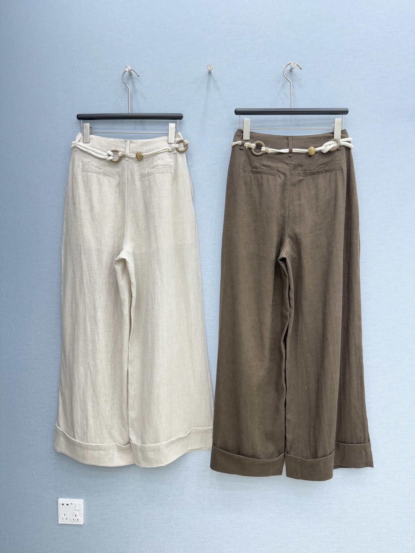 🛒𝐍𝐄𝐖 · 𝟐𝟎𝟐6/爆款现货原单品质 小众*｜2026新品卷边腰绳棉麻休闲裤常规设计 经典高级肌理细