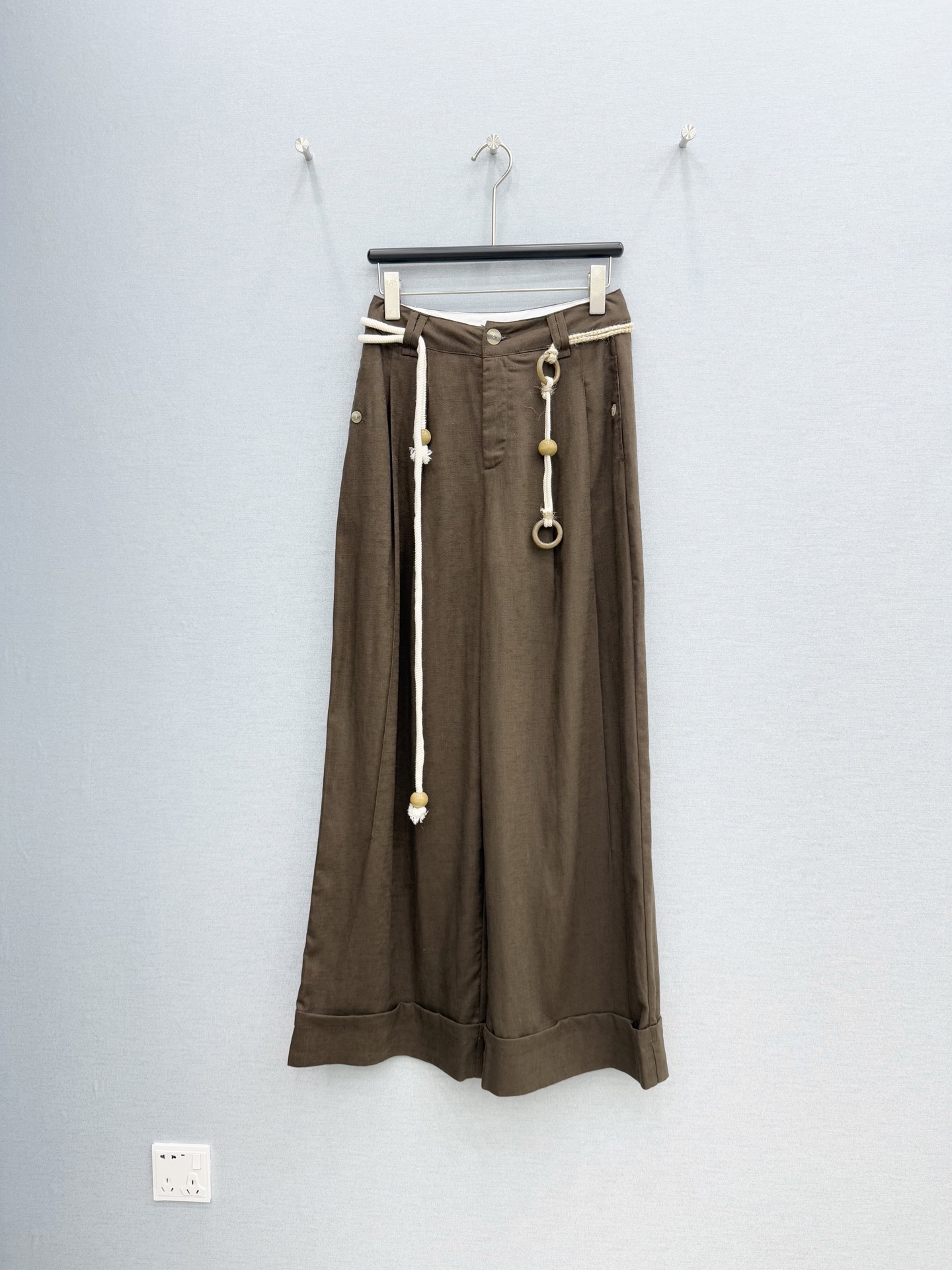 🛒𝐍𝐄𝐖 · 𝟐𝟎𝟐6/爆款现货原单品质 小众*｜2026新品卷边腰绳棉麻休闲裤常规设计 经典高级肌理细