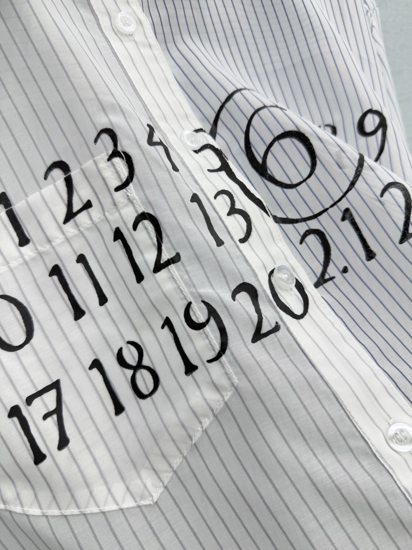 🛒𝐍𝐄𝐖 · 𝟐𝟎𝟐6/爆款现货【春夏上新】设计师｜26新品透视衬衫套装！高端印花衬衫，搭配松紧短裤极简