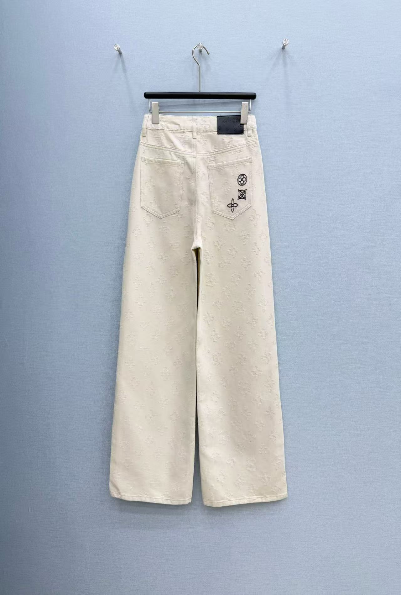 🛒𝐍𝐄𝐖 · 𝟐𝟎𝟐6/爆款现货【原单品质】Lou* V｜订制老花提花直筒牛仔裤采用高端定制面料，牛仔穿