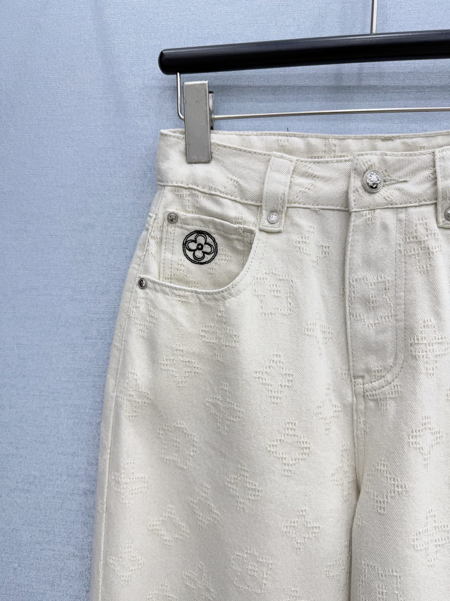 🛒𝐍𝐄𝐖 · 𝟐𝟎𝟐6/爆款现货【原单品质】Lou* V｜订制老花提花直筒牛仔裤采用高端定制面料，牛仔穿