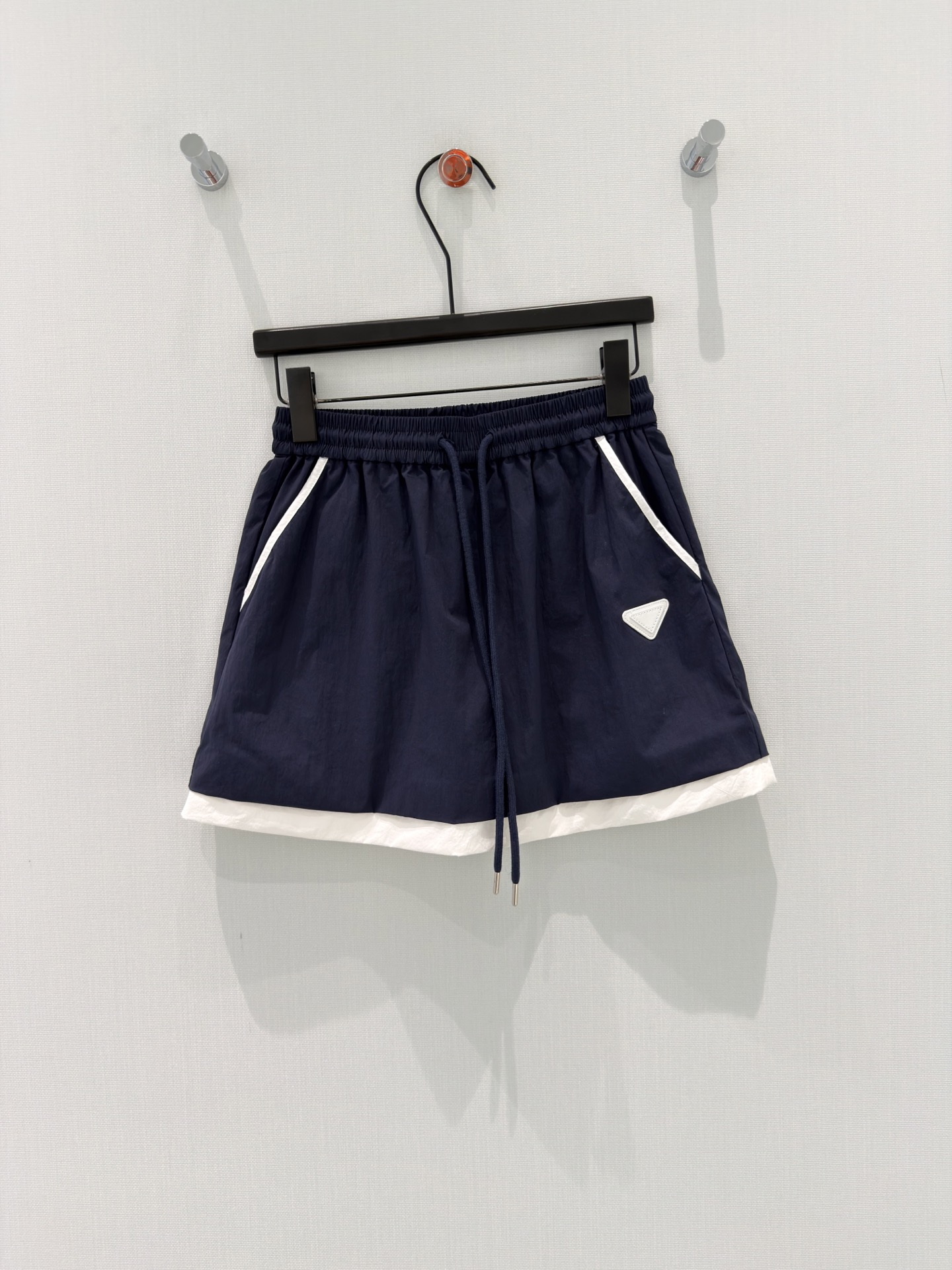 🛒𝐍𝐄𝐖 · 𝟐𝟎𝟐6/爆款现货【春夏上新】设计师｜26新款抽绳裤裙爆单系列款 气质女神必入 撞色装饰 