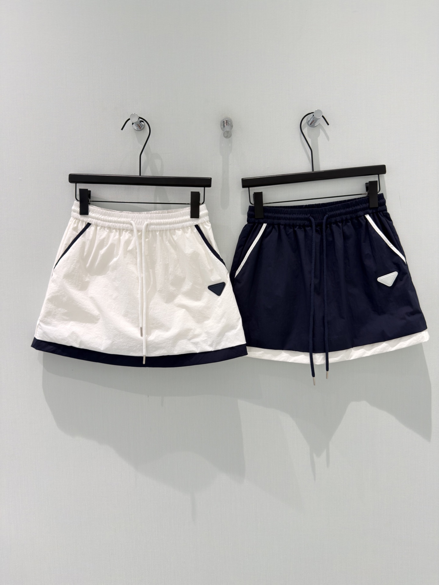 🛒𝐍𝐄𝐖 · 𝟐𝟎𝟐6/爆款现货【春夏上新】设计师｜26新款抽绳裤裙爆单系列款 气质女神必入 撞色装饰 