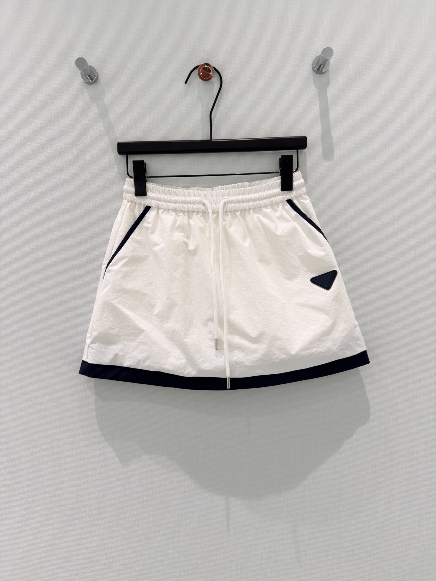 🛒𝐍𝐄𝐖 · 𝟐𝟎𝟐6/爆款现货【春夏上新】设计师｜26新款抽绳裤裙爆单系列款 气质女神必入 撞色装饰 