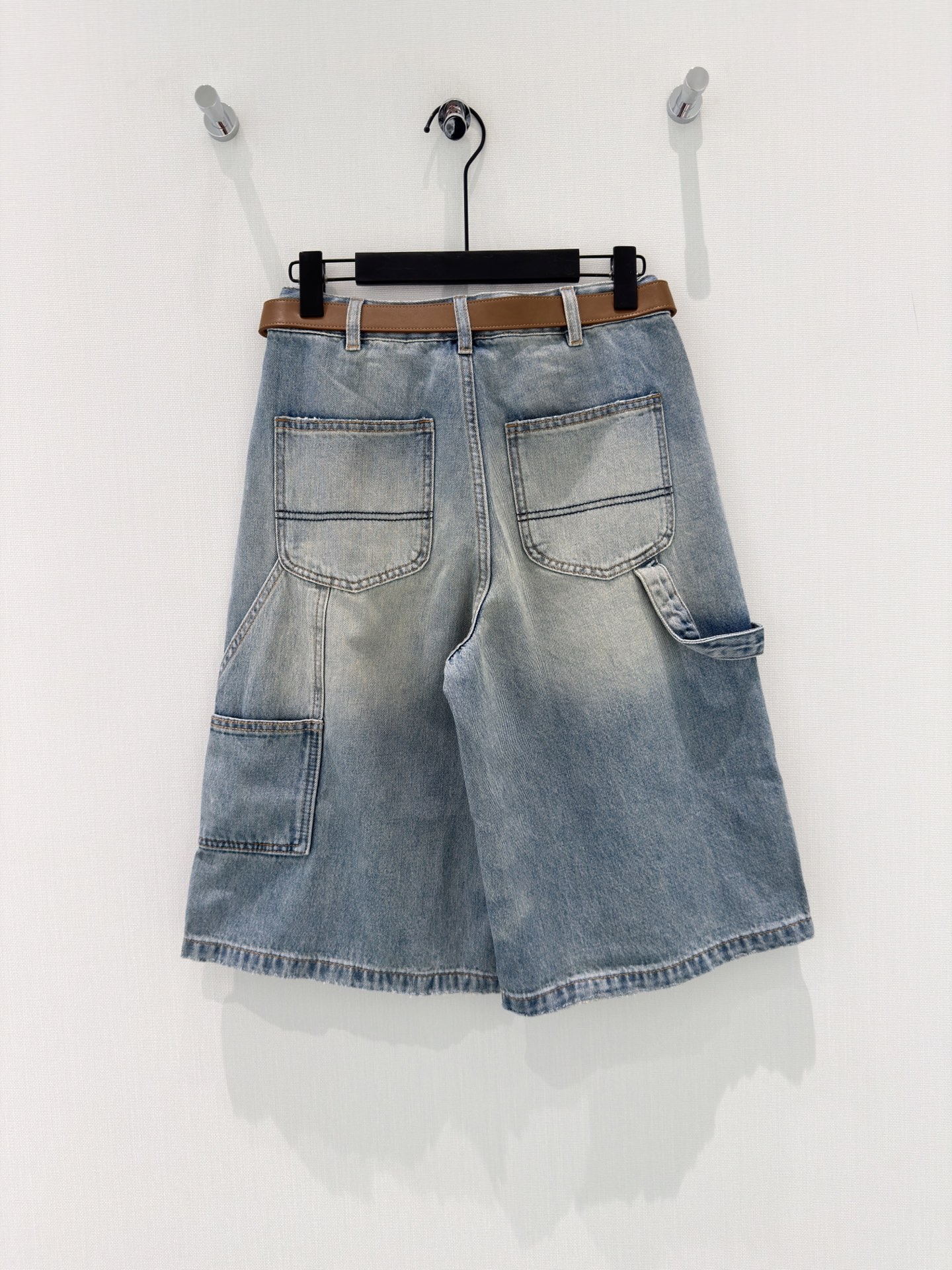 🛒𝐍𝐄𝐖 · 𝟐𝟎𝟐6/爆款现货设计师 原创｜工装腰带牛仔中裤 闭眼入的单品 随便一搭都气质感爆棚 订制