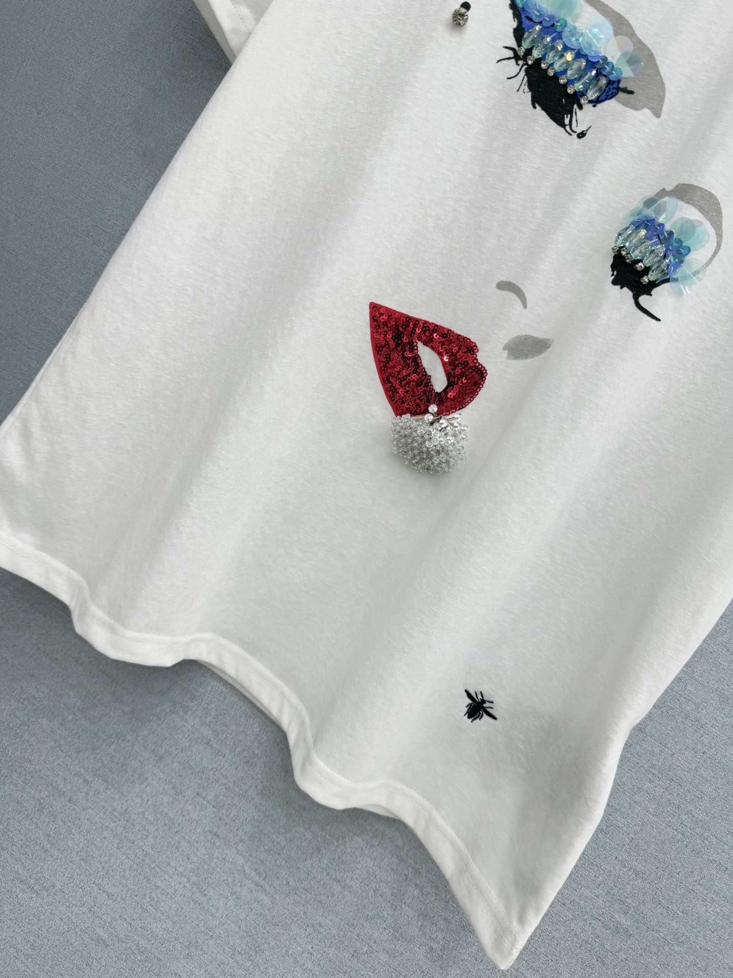 🛒𝐍𝐄𝐖 · 𝟐𝟎𝟐6/爆款现货原单品质 小众*｜精致印花订珠短袖T恤高订面料 亲肤透气舒适标志性字母图