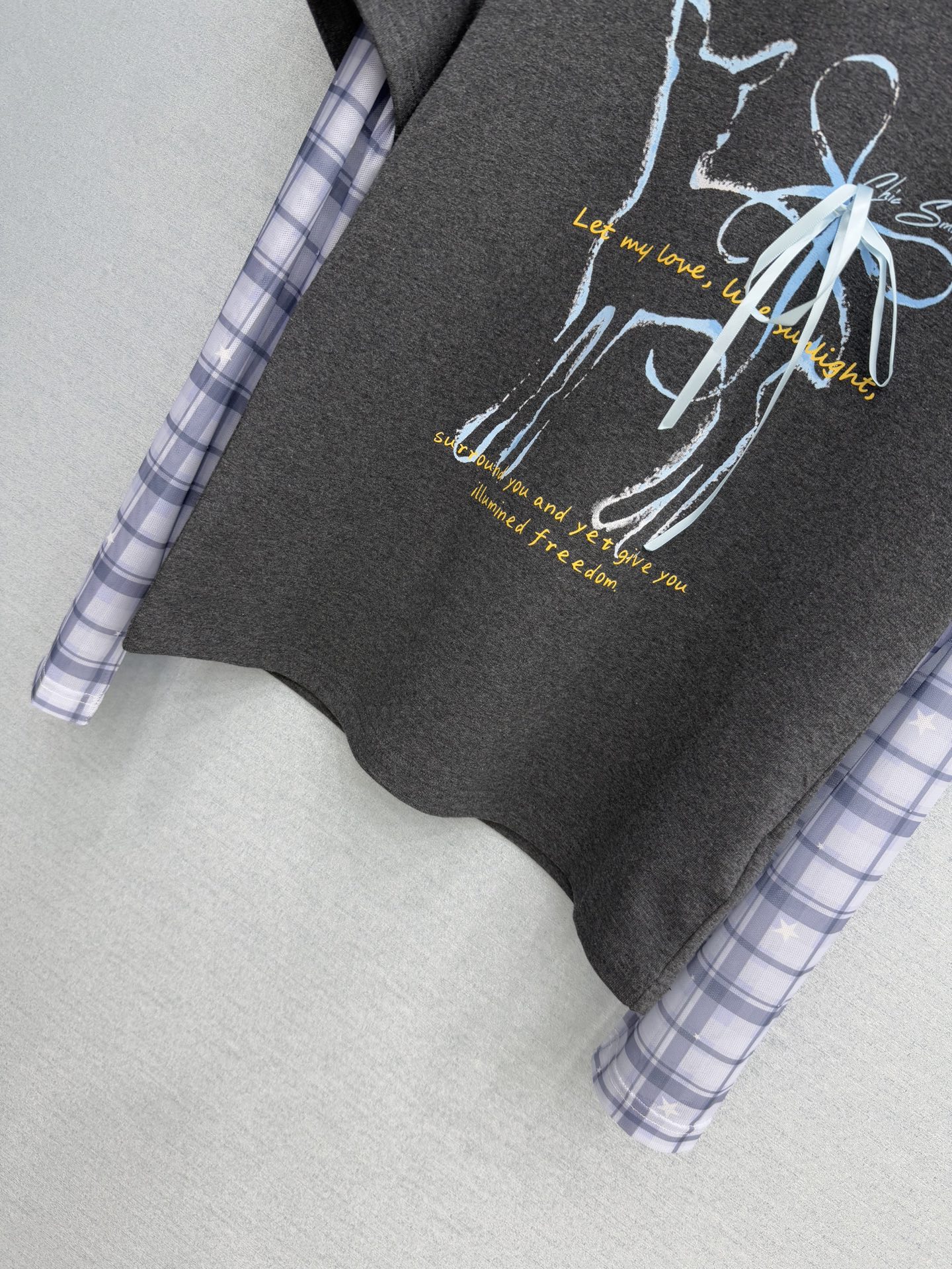 🛒𝐍𝐄𝐖 · 𝟐𝟎𝟐6/爆款现货原单品质 小众*｜网纱拼接假两件防晒T恤高订面料 亲肤透气舒适标志性字母