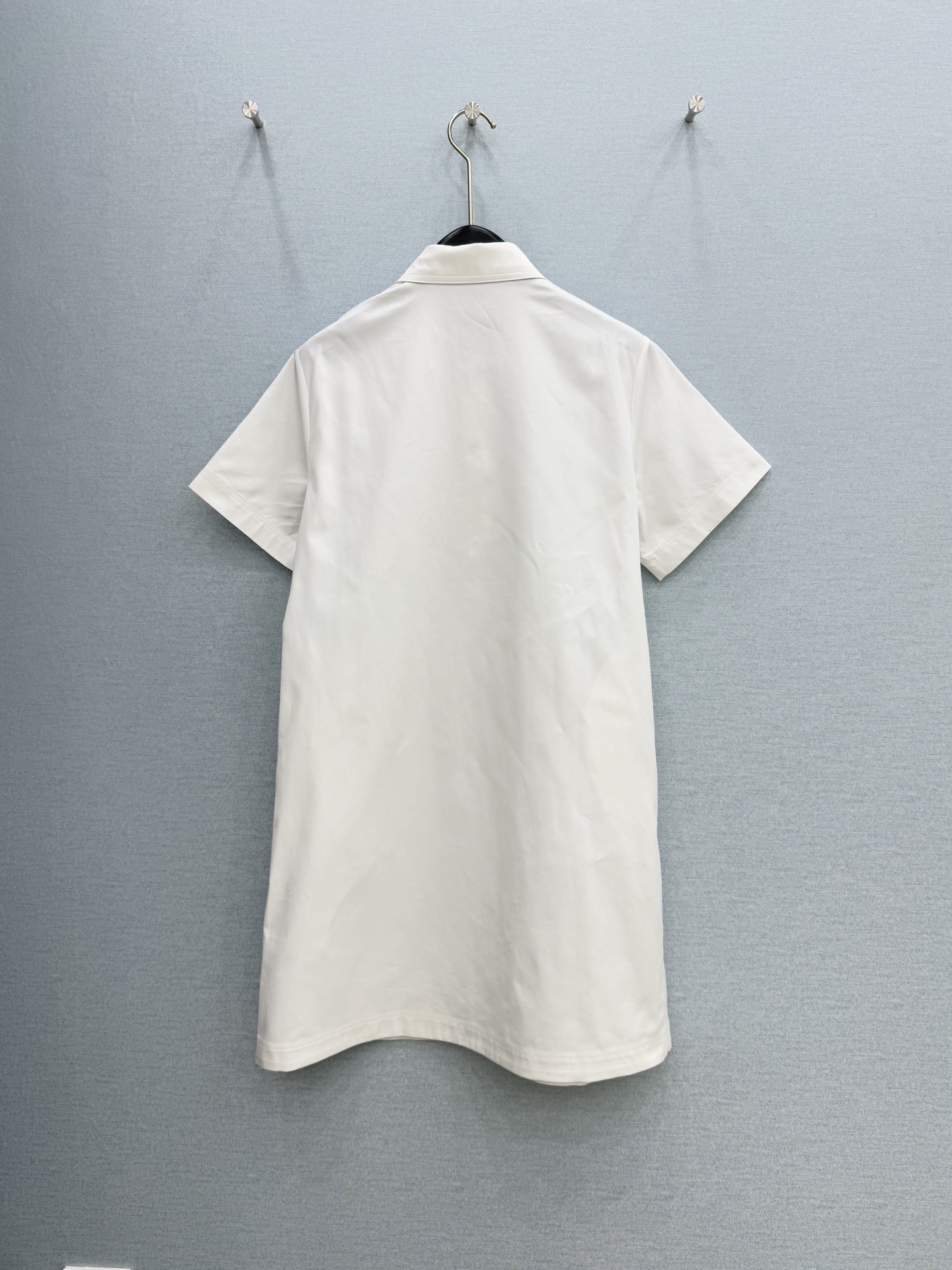 🛒𝐍𝐄𝐖 · 𝟐𝟎𝟐6/爆款现货原单品质 Mon*｜精致水溶刺绣短袖连衣裙高订面料 亲肤透气舒适 订制贴