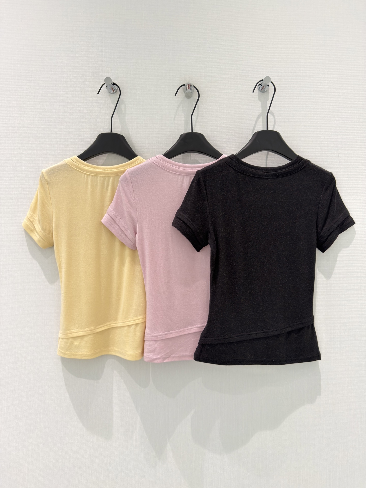 🛒𝐍𝐄𝐖 · 𝟐𝟎𝟐6/爆款现货原创 设计师 ｜2026新品烫钻𝑇𝑒𝑒定制YB材质 透气舒适 质感十足 