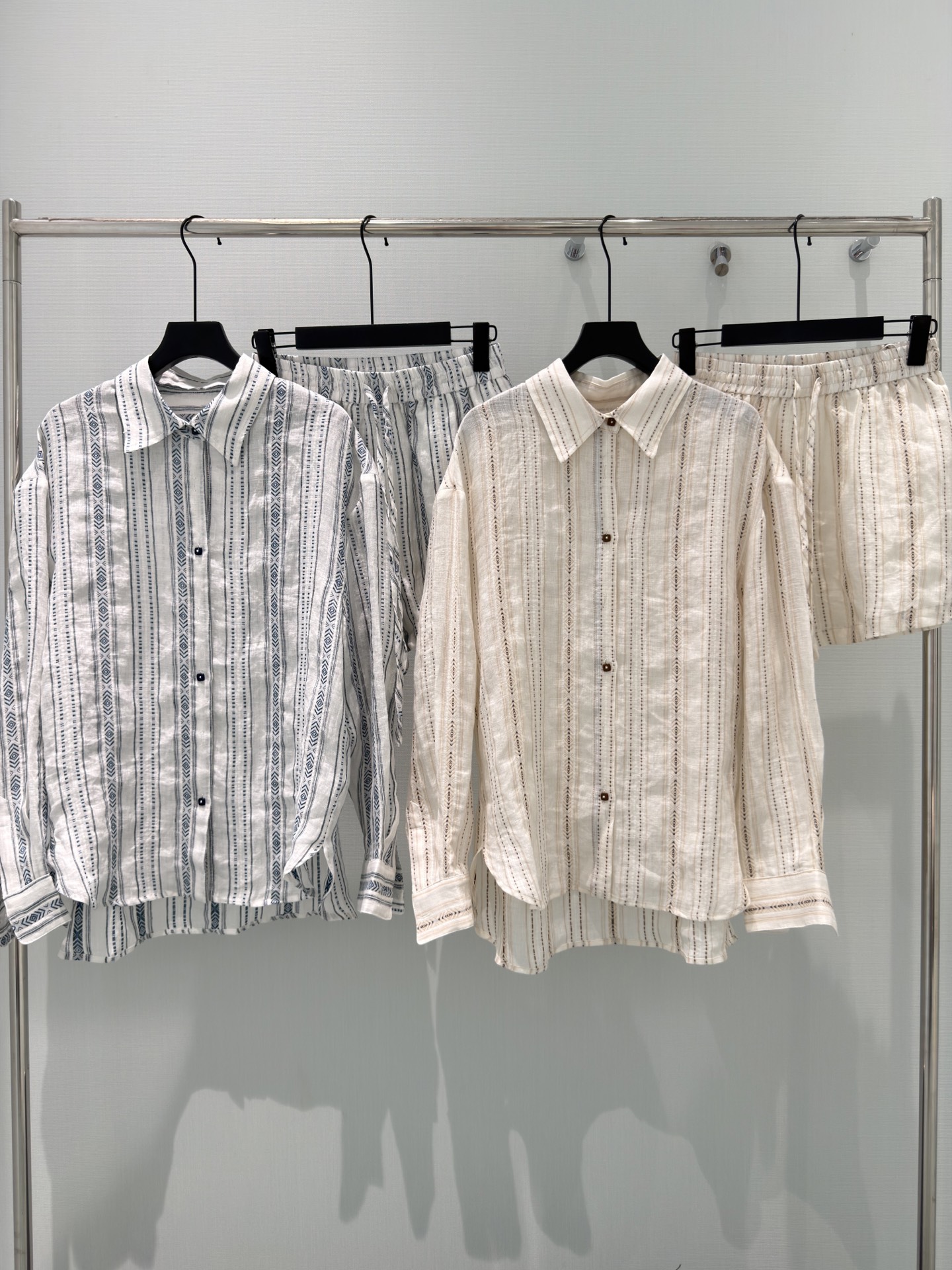 🛒𝐍𝐄𝐖 · 𝟐𝟎𝟐6/爆款现货【春夏上新】设计师｜26新品亚麻衬衫套装！高端定绣花衬衫，搭配松紧抽绳短