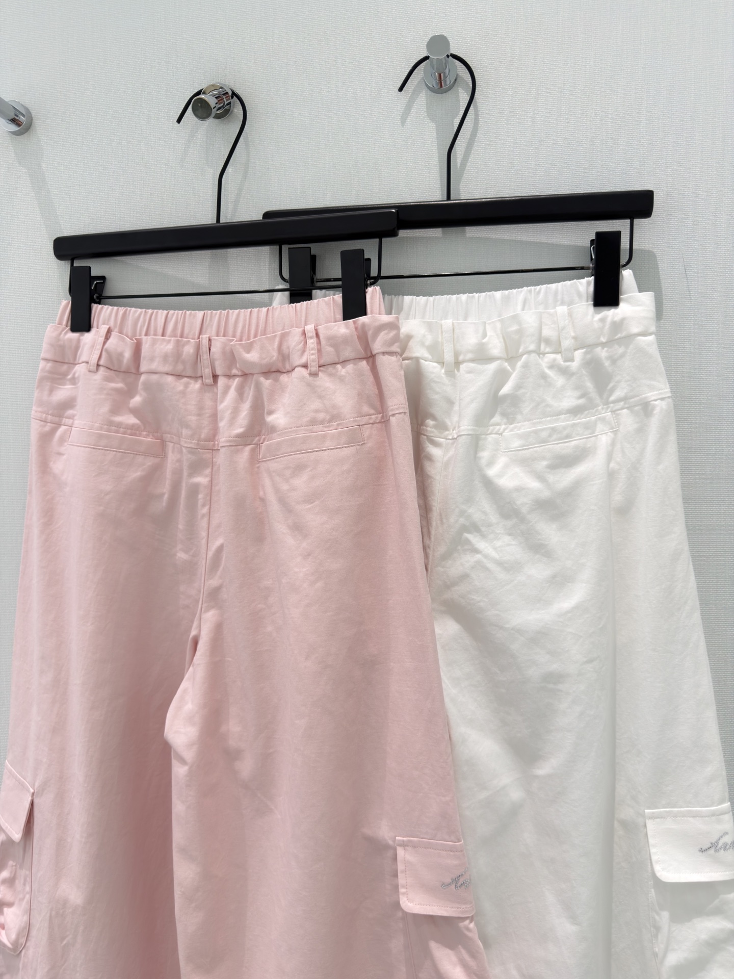 🛒𝐍𝐄𝐖 · 𝟐𝟎𝟐6/爆款现货【春夏上新】设计师原创｜抽绳工装式阔腿休闲裤颜色百搭高级 定制版型尽显高